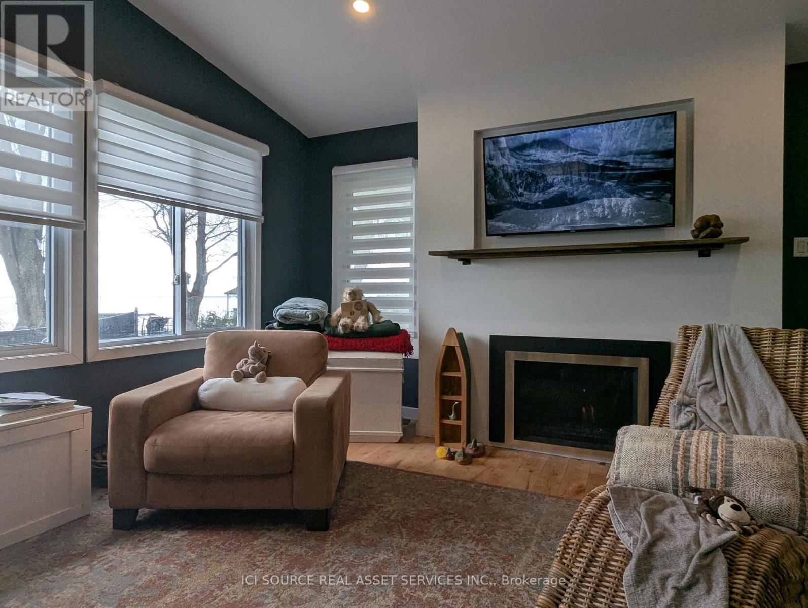 20586 Old Montreal Road