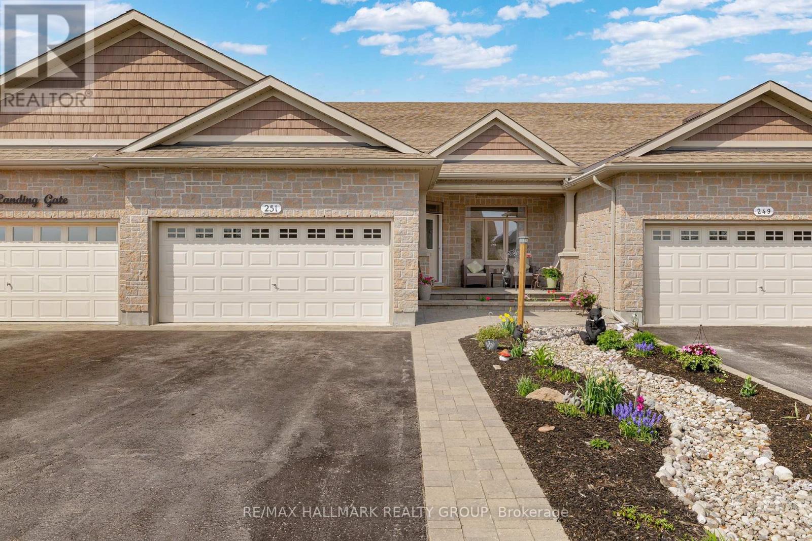 251 Royal Landing Gate