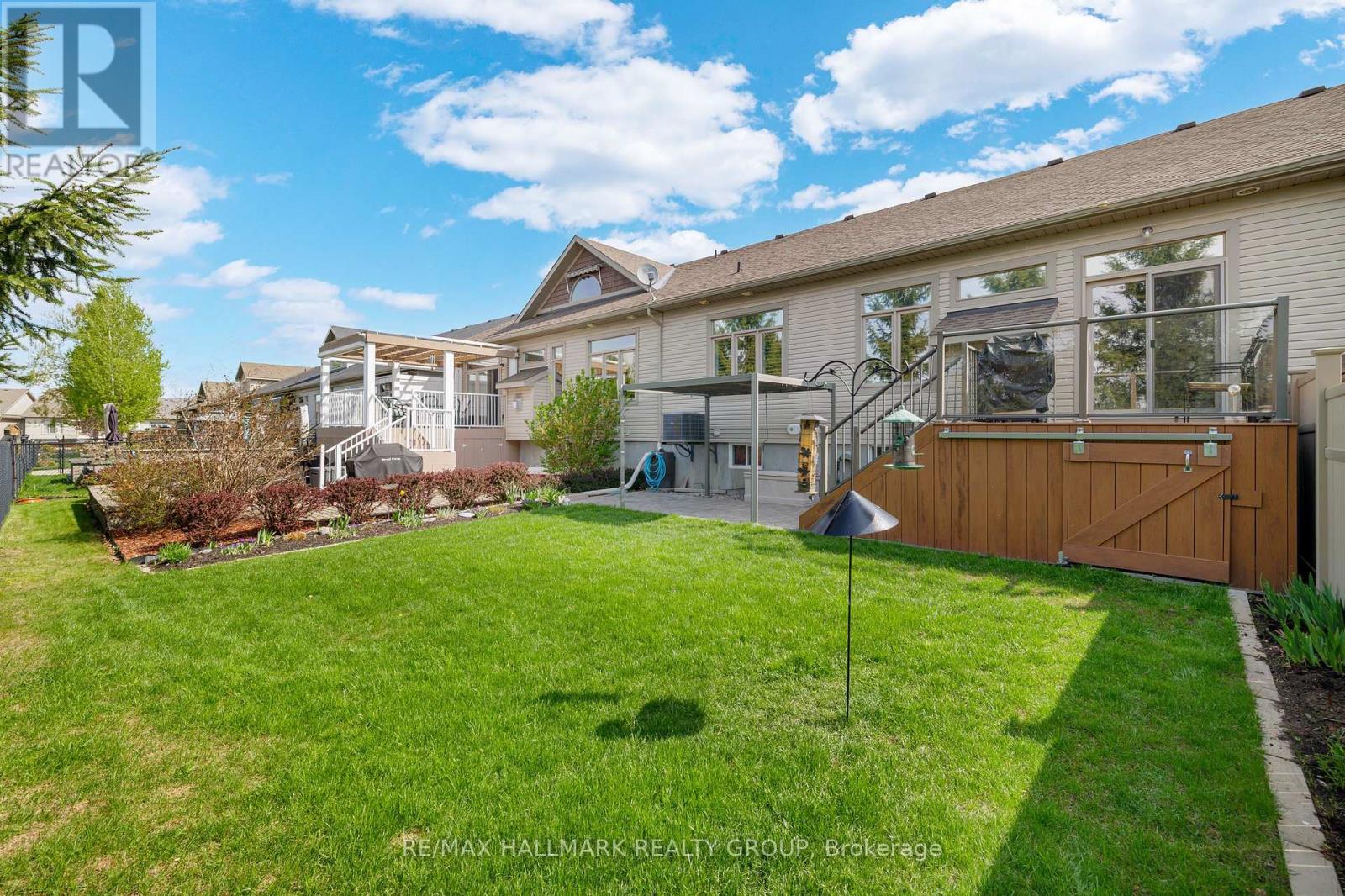 251 Royal Landing Gate