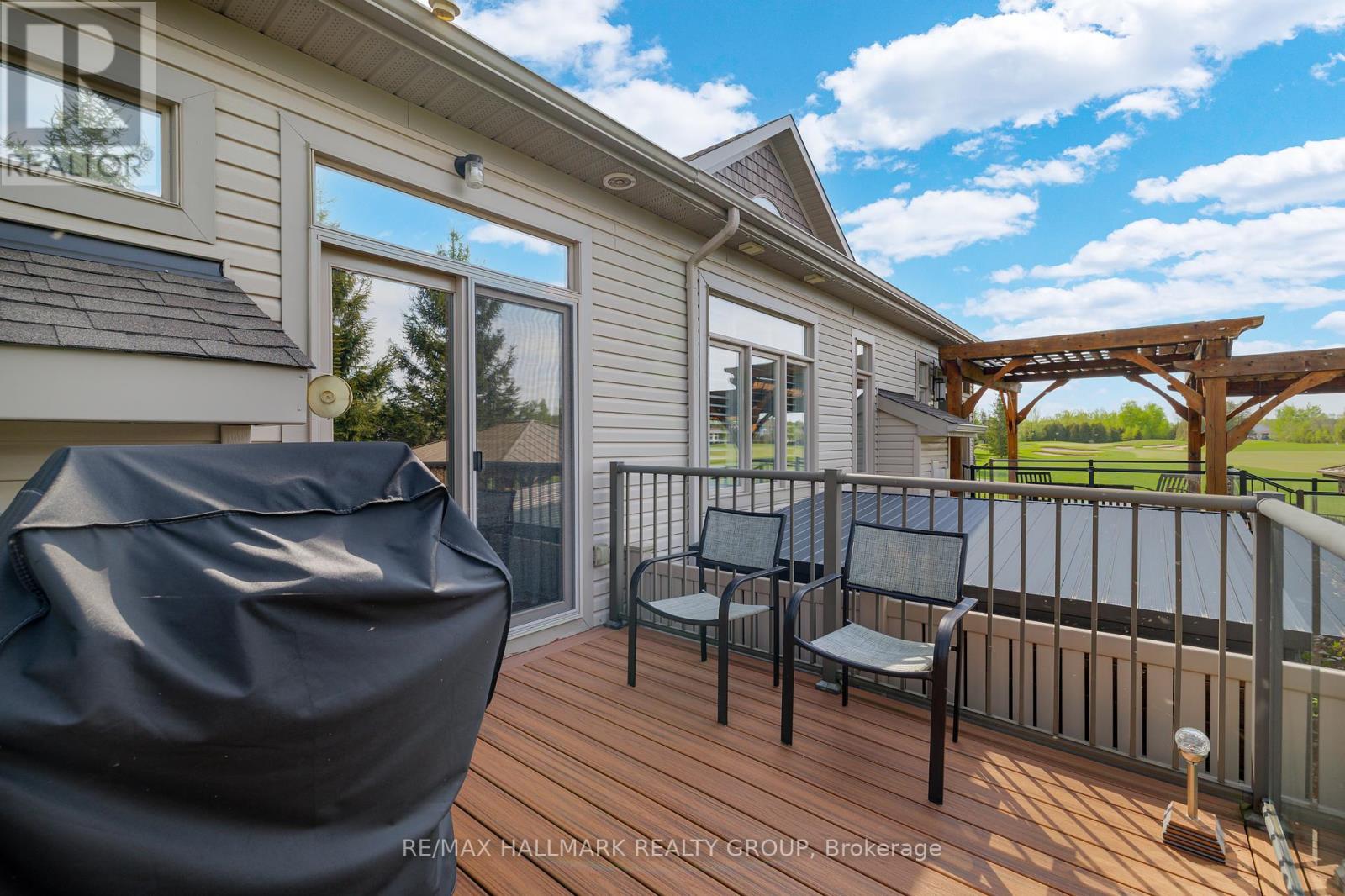 251 Royal Landing Gate