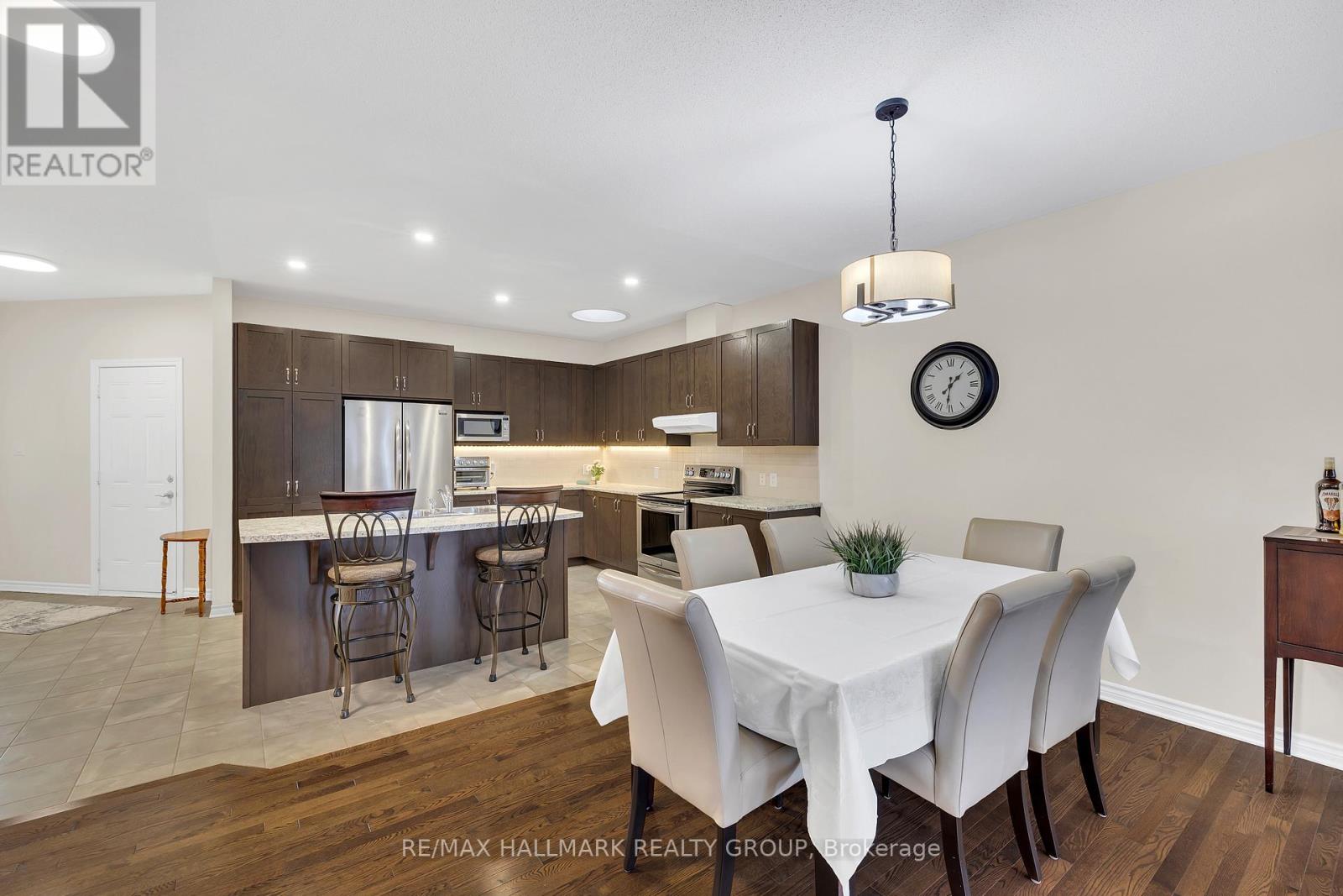 251 Royal Landing Gate