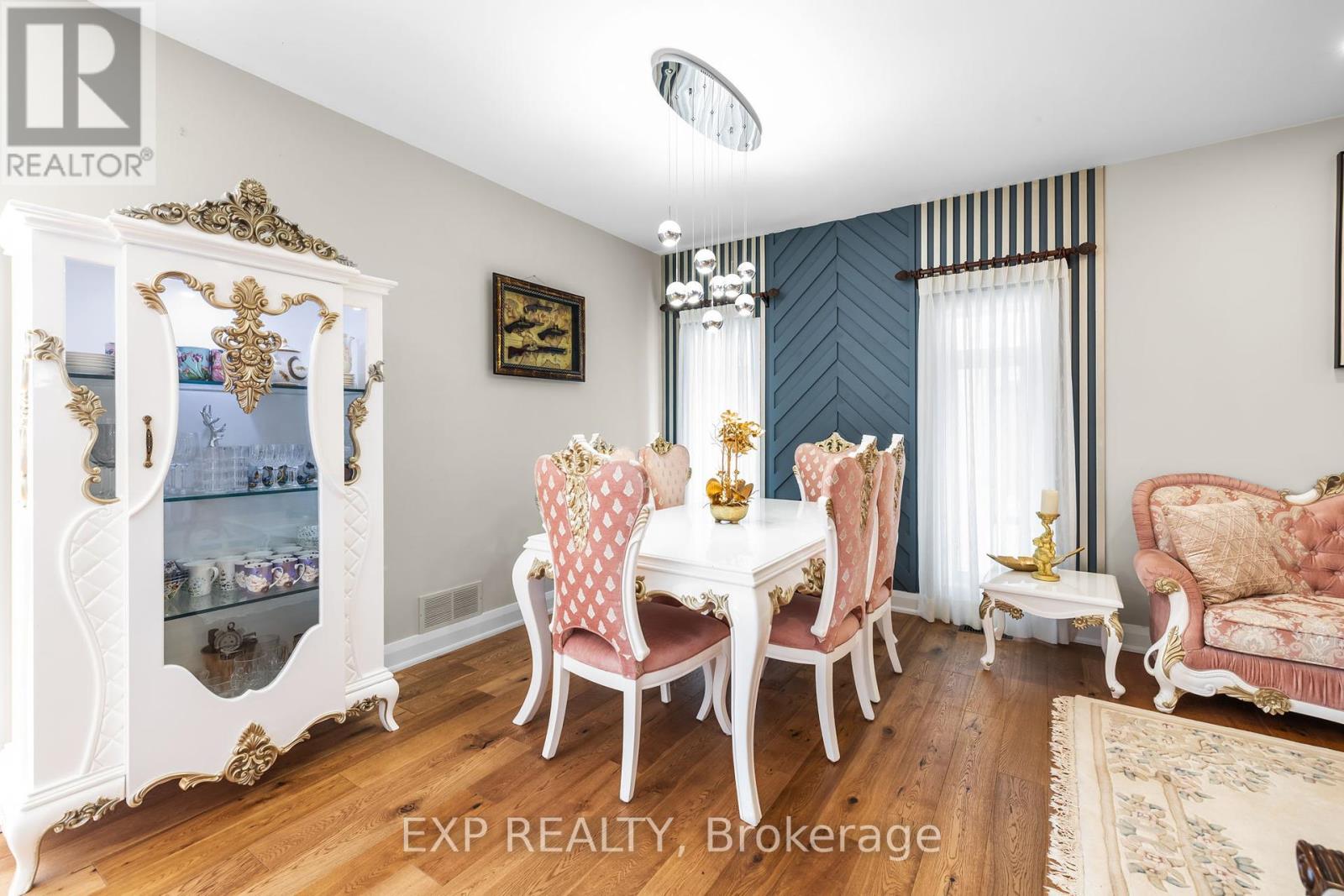 320 Serenade Crescent