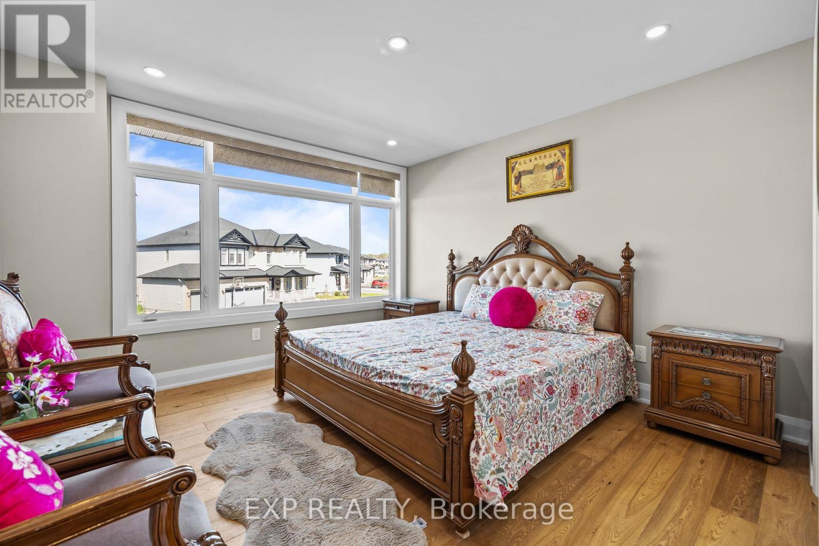 320 Serenade Crescent