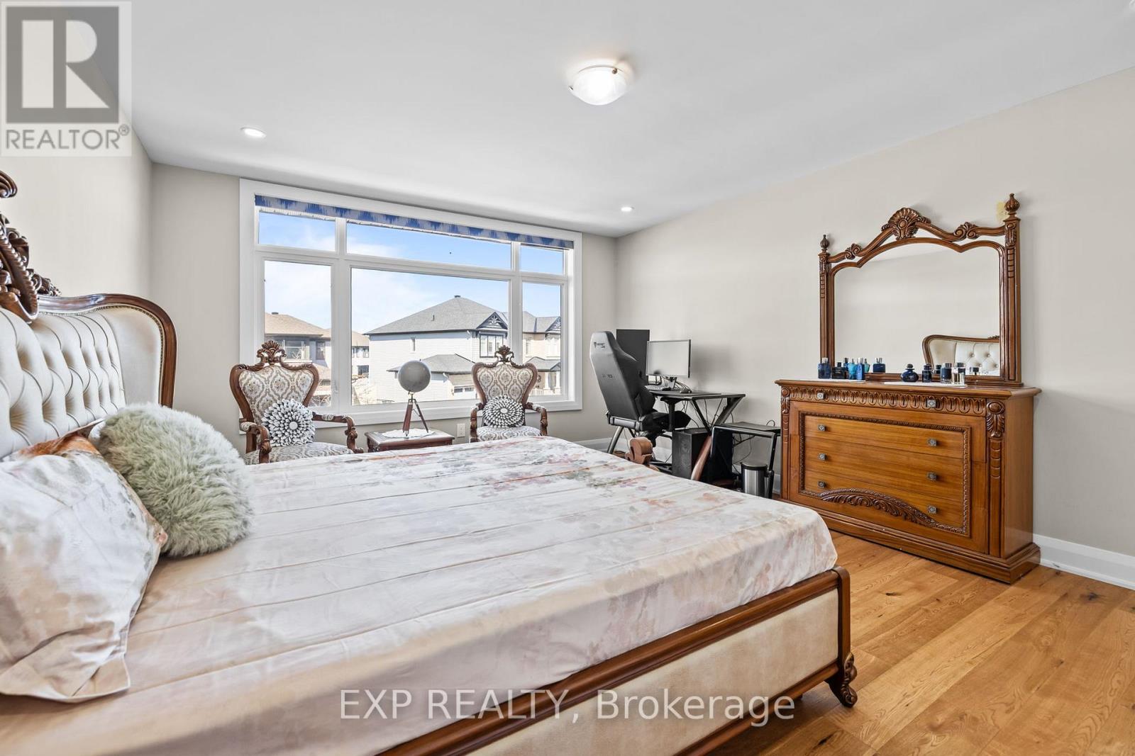 320 Serenade Crescent