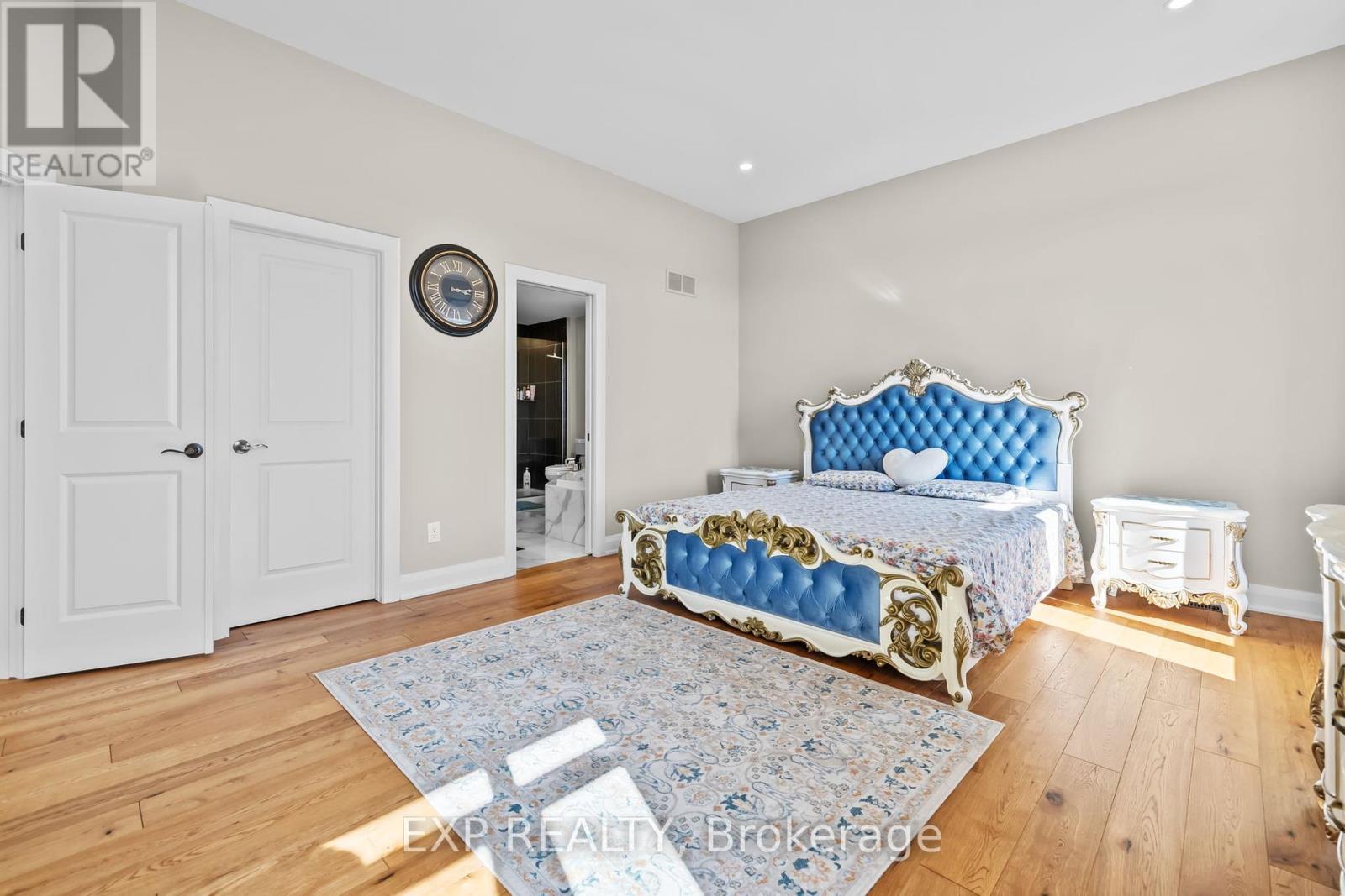 320 Serenade Crescent