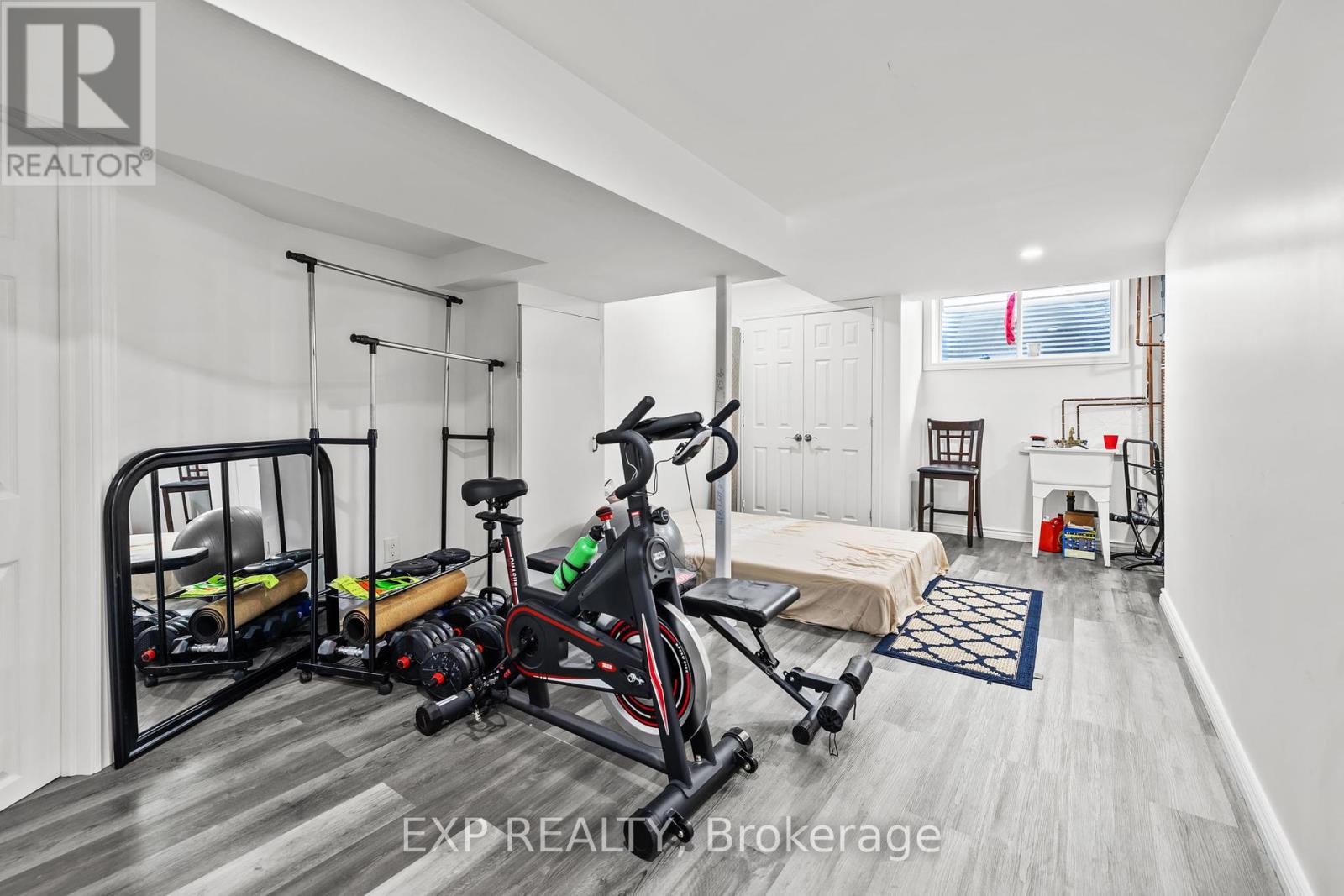 320 Serenade Crescent