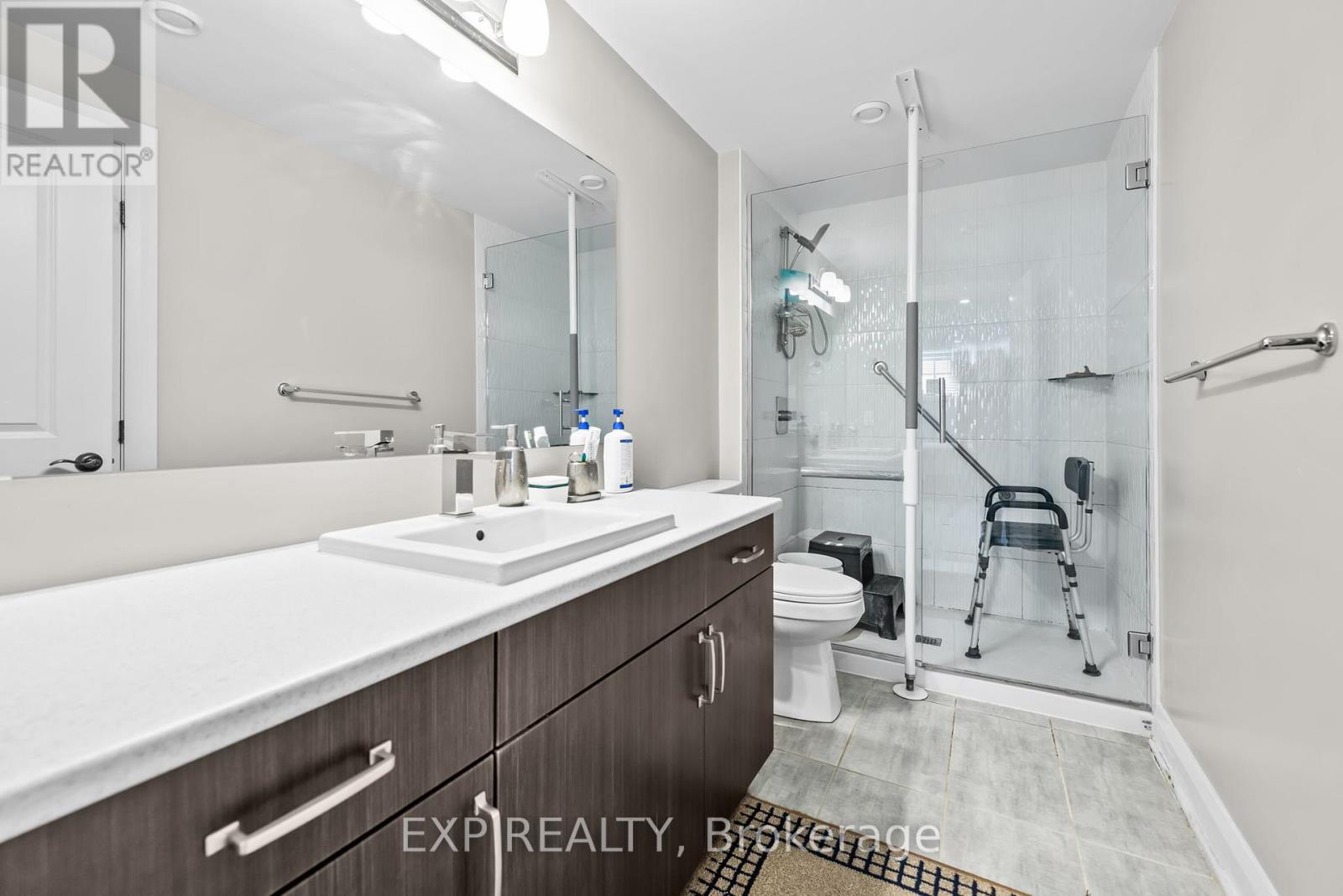 320 Serenade Crescent