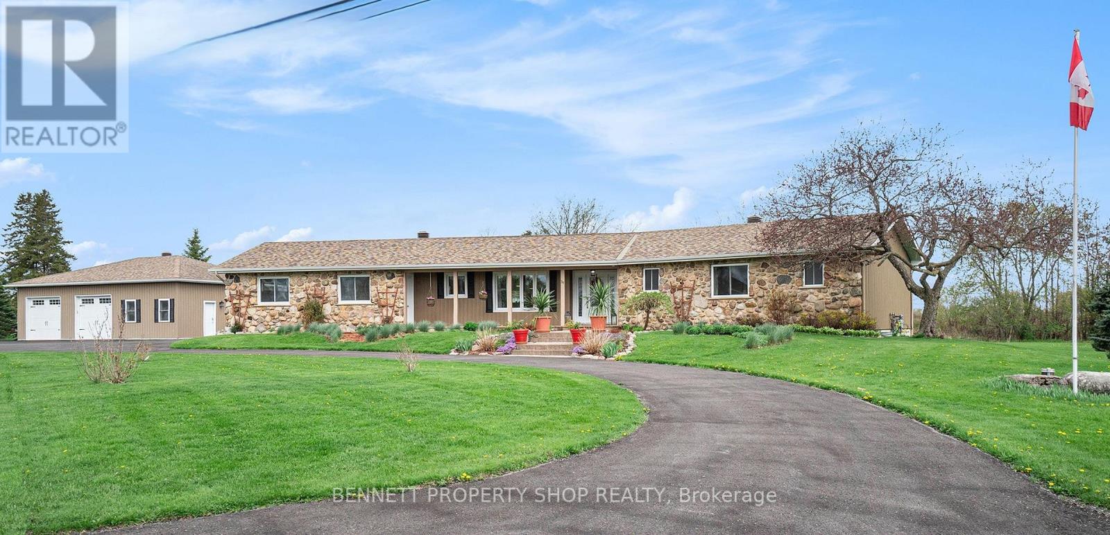 39 Front Street E