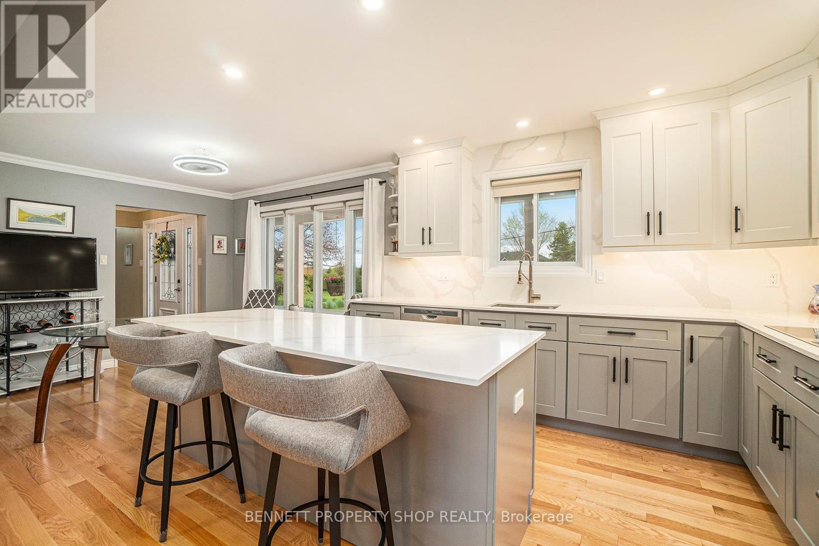 39 Front Street E