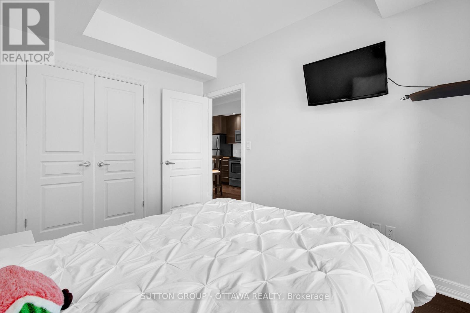 612 - 238 Besserer Street