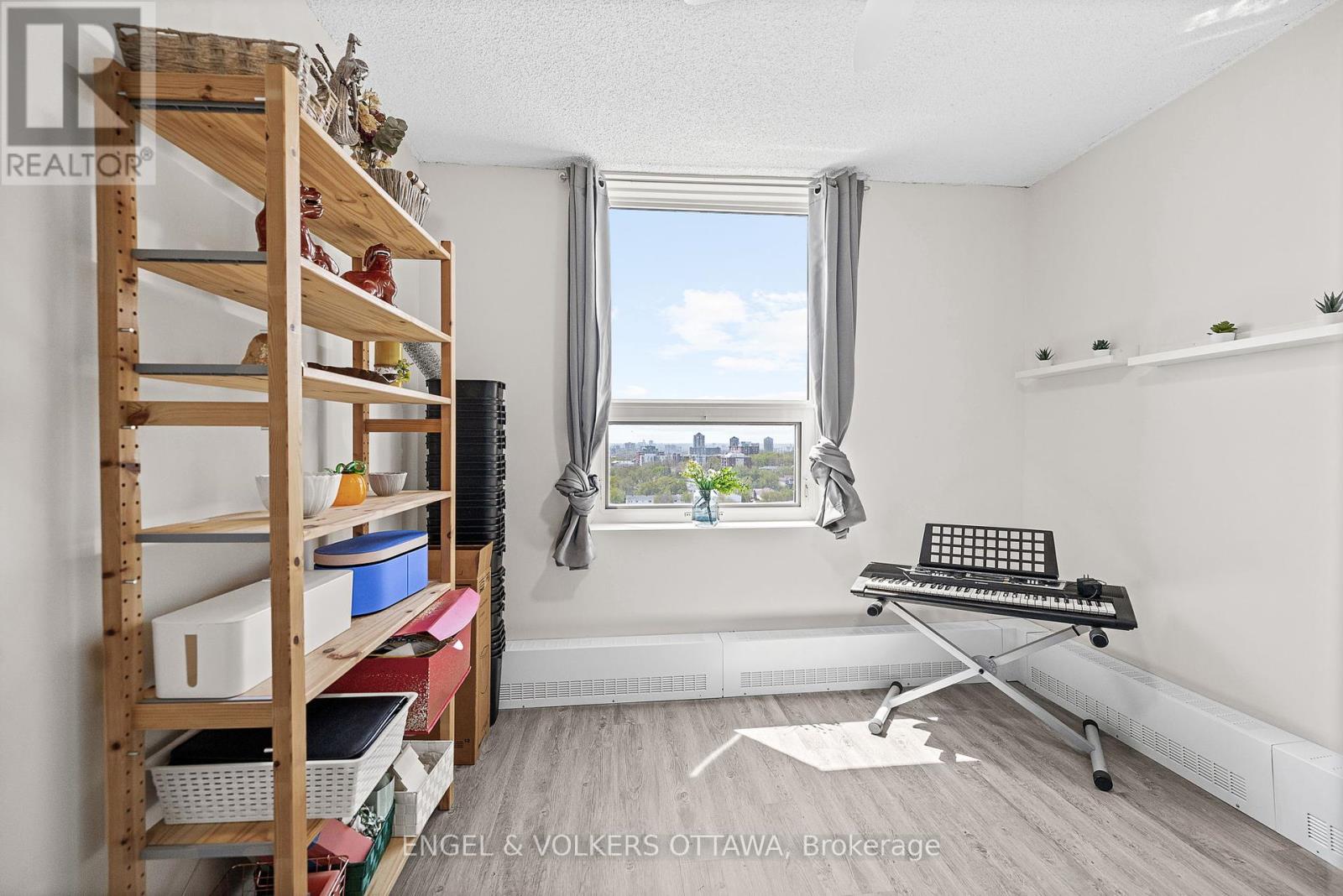 1404 - 665 Bathgate Drive