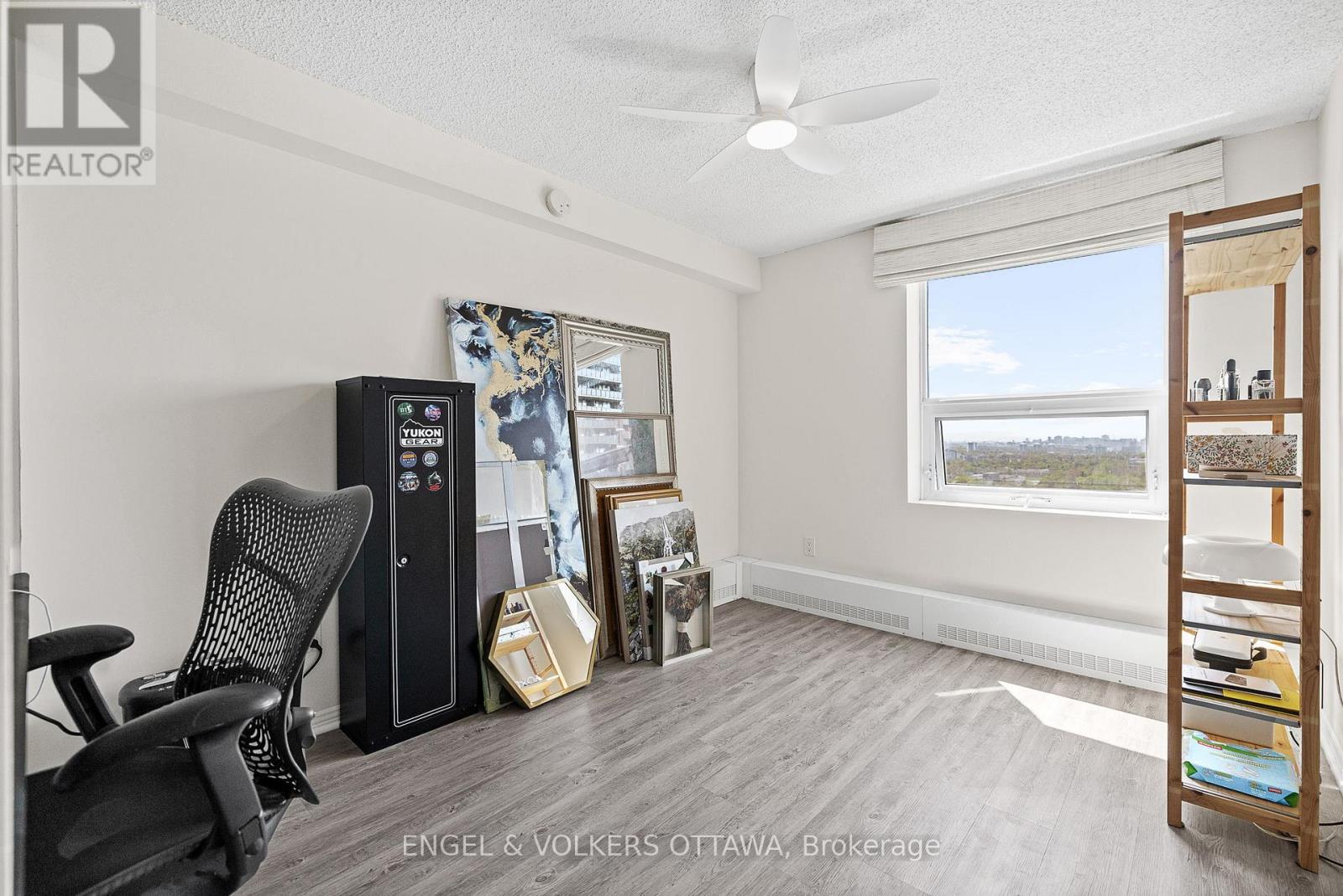 1404 - 665 Bathgate Drive