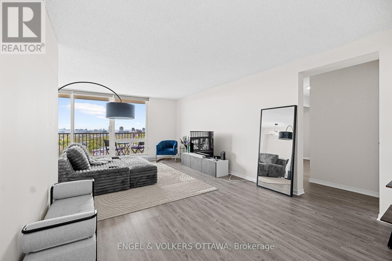1404 - 665 Bathgate Drive
