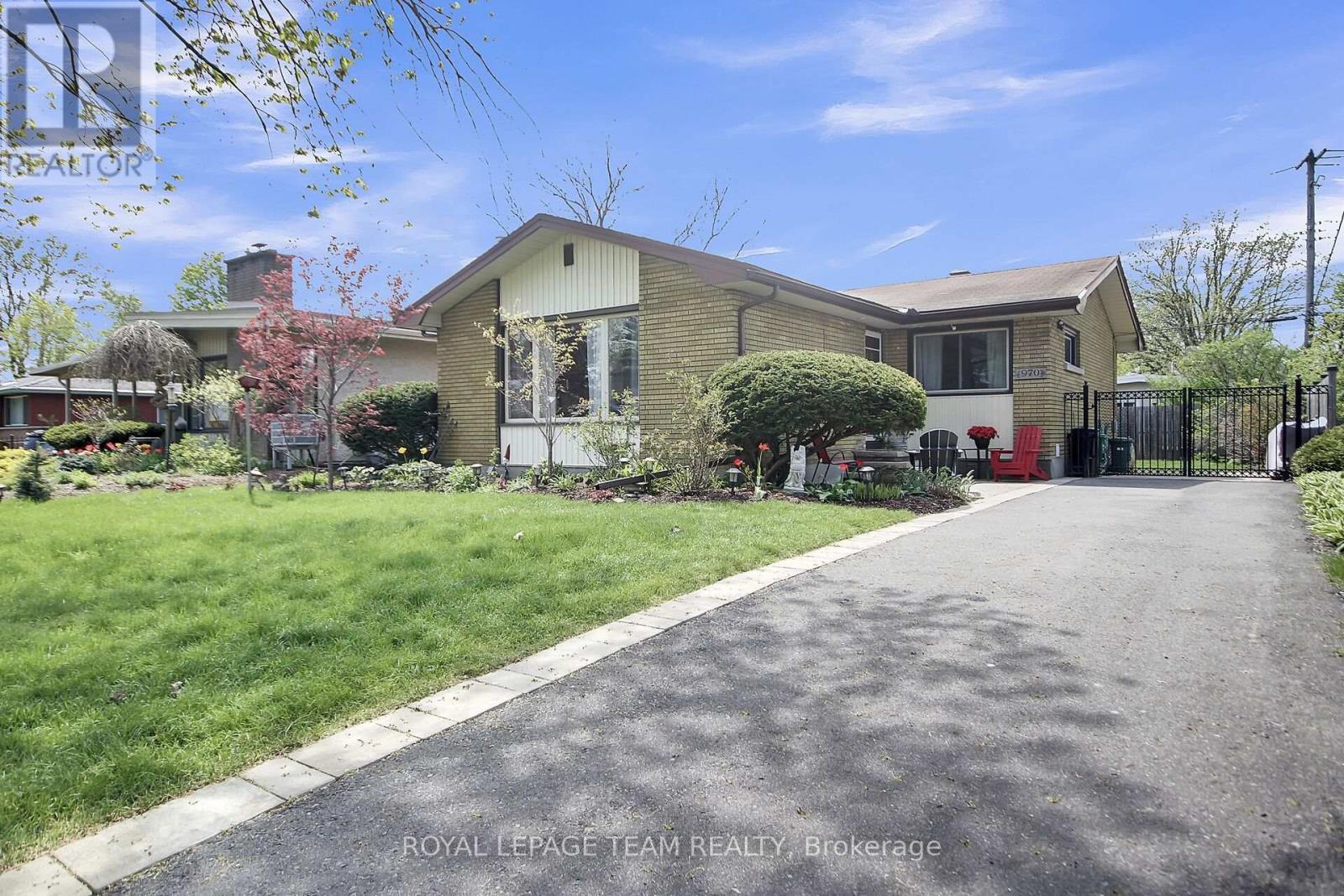 970 Parkhurst Boulevard