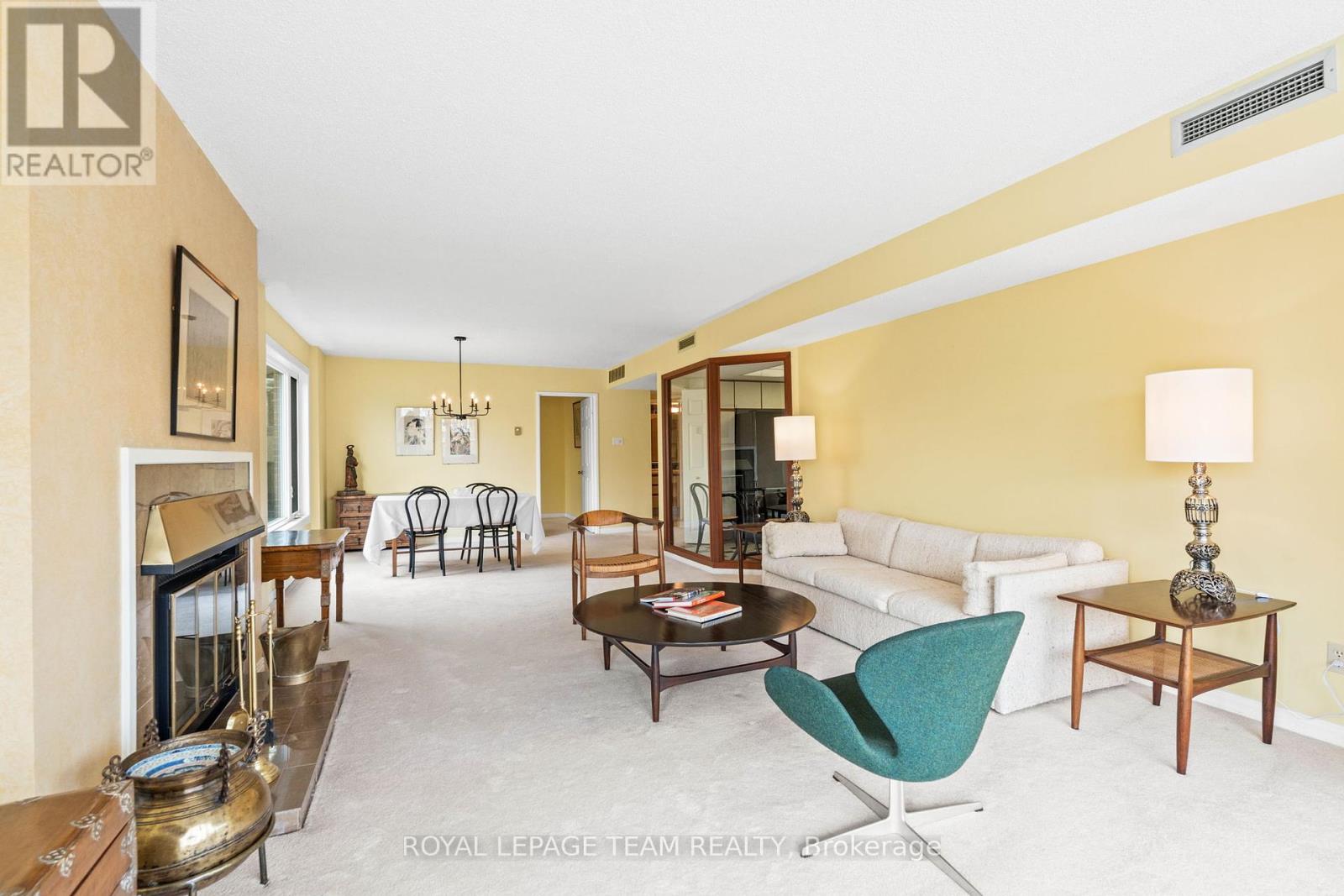 11 - 253 Botanica Private