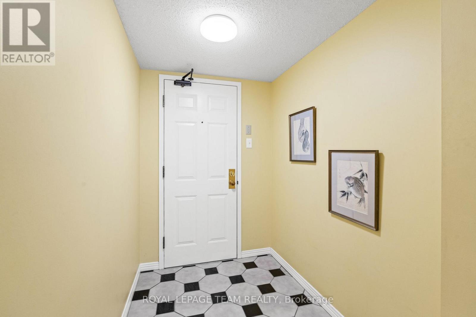 11 - 253 Botanica Private