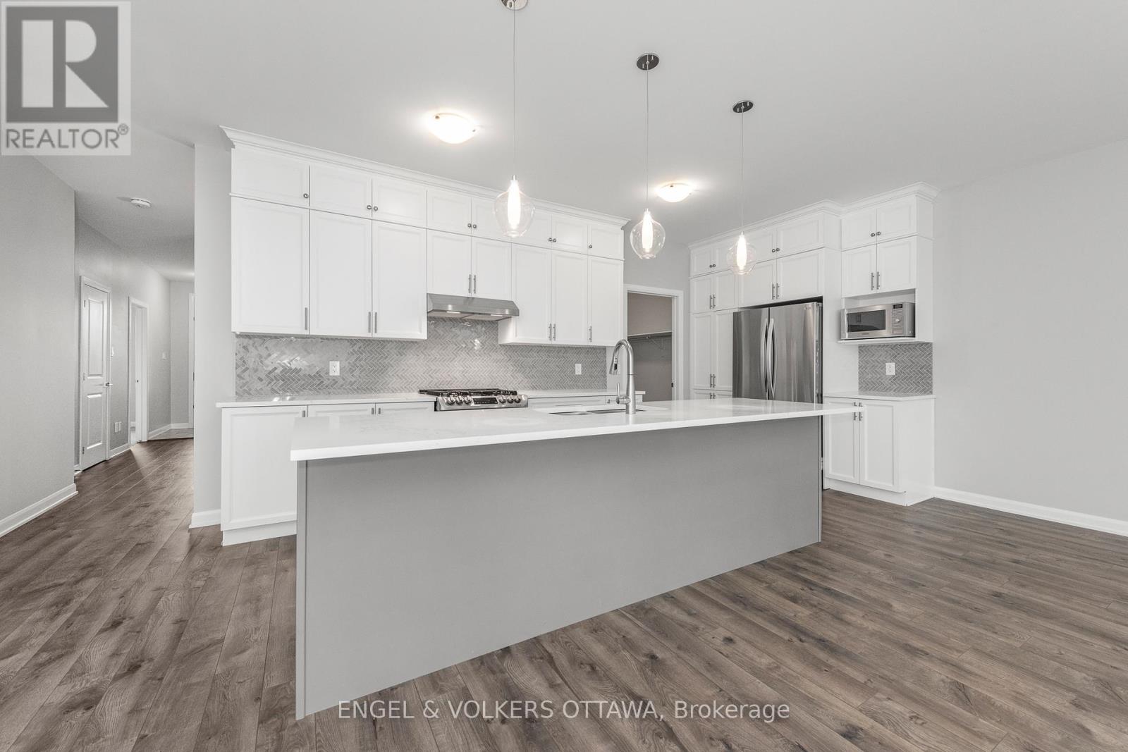 779 Coast Circle