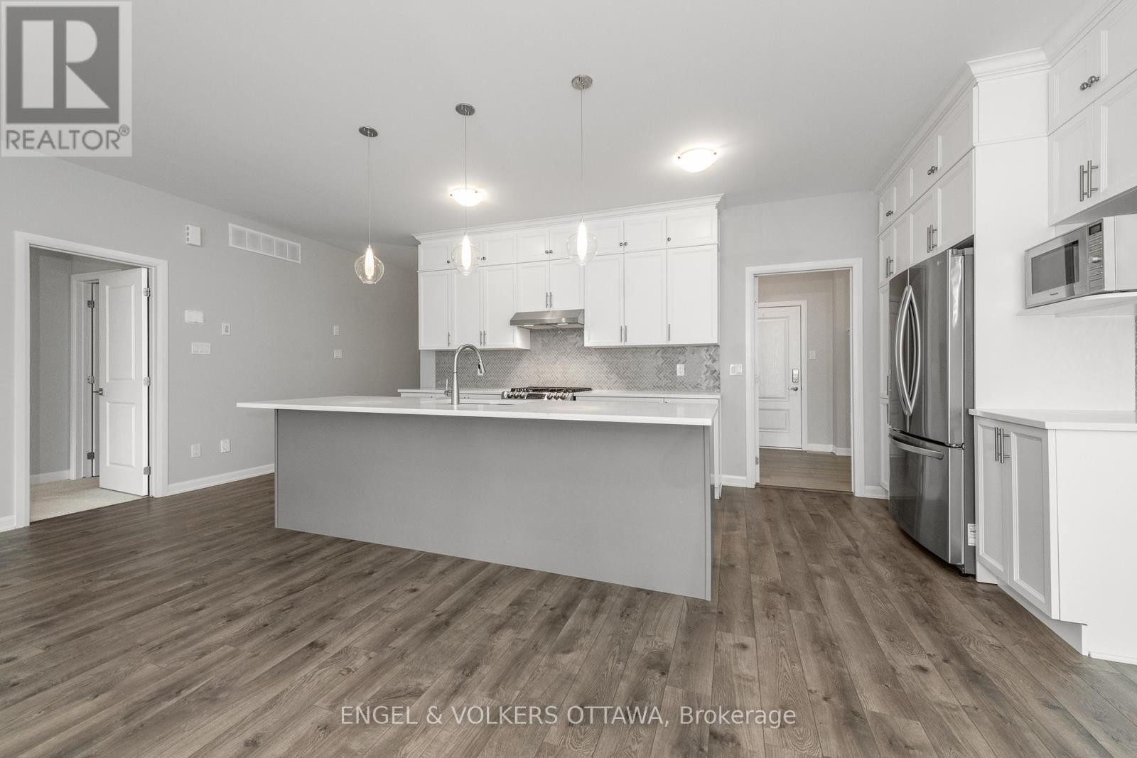 779 Coast Circle