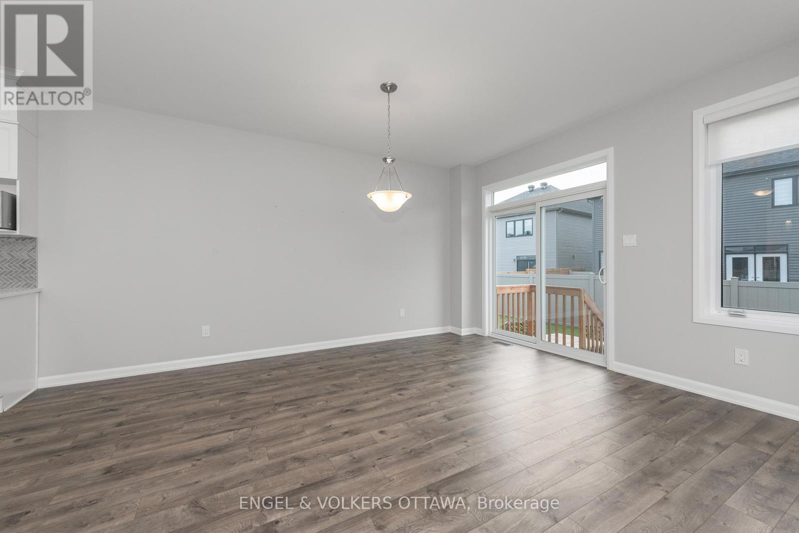 779 Coast Circle
