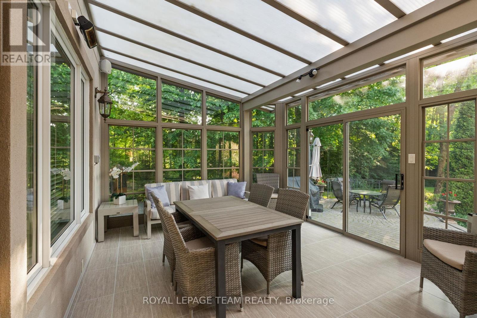 6005 Earlscourt Crescent