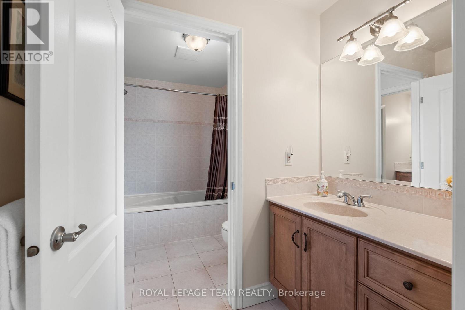 6005 Earlscourt Crescent