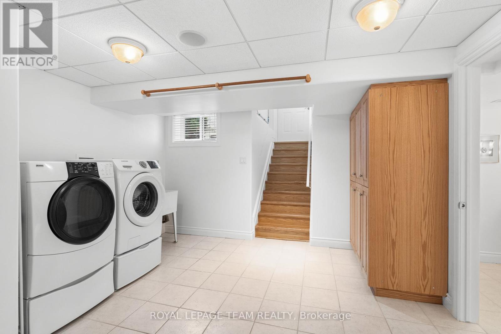 6005 Earlscourt Crescent