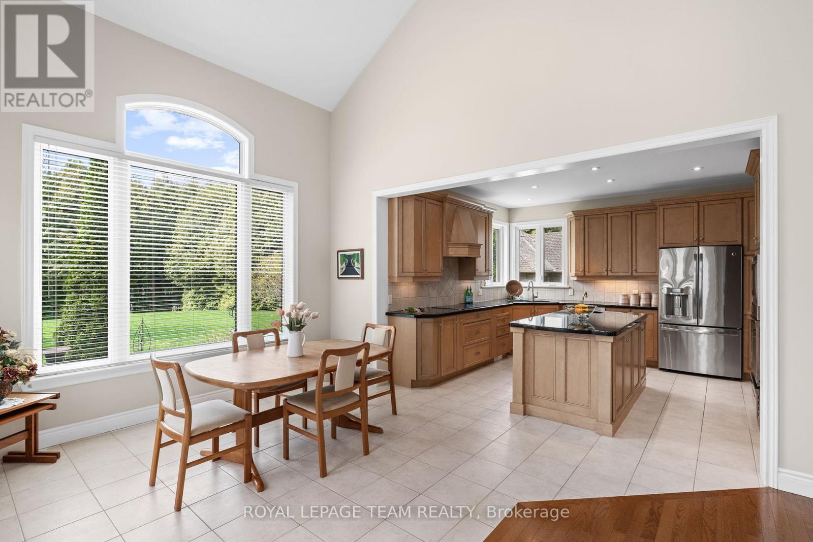6005 Earlscourt Crescent