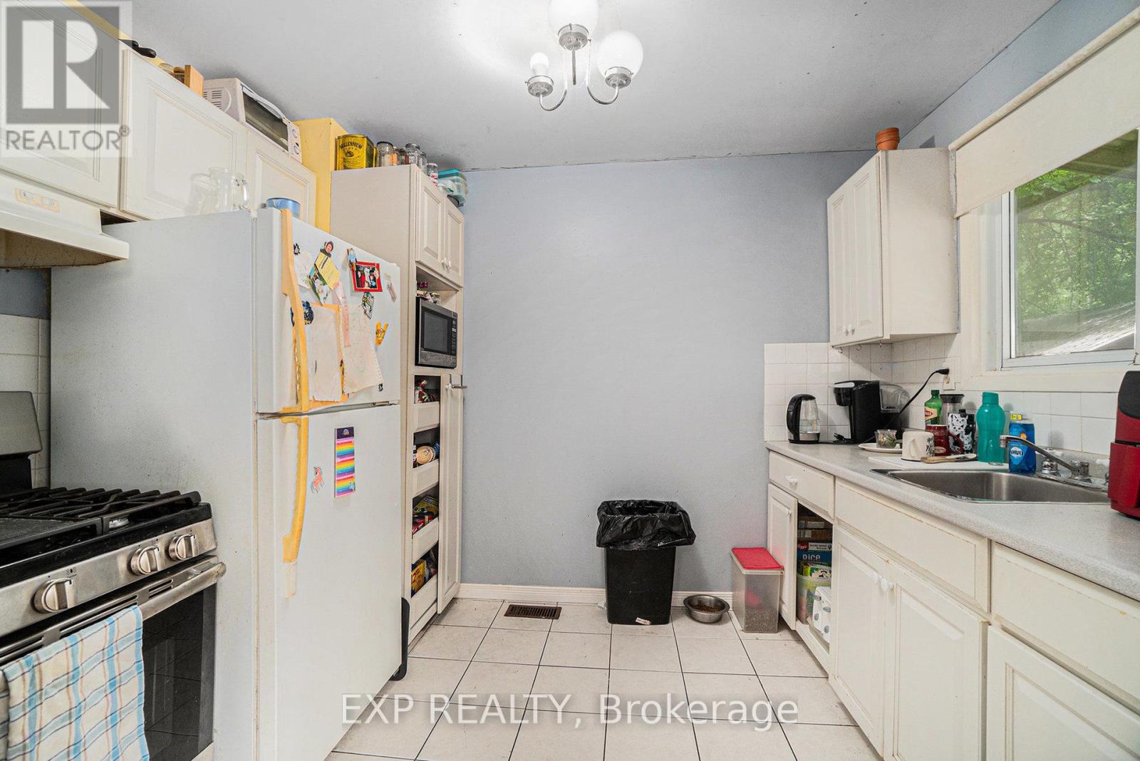983 Mackenzie Road