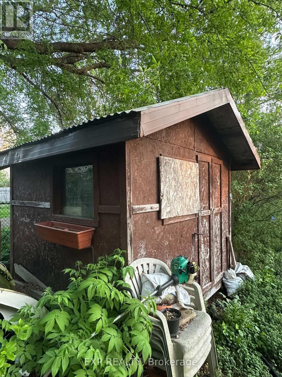 983 Mackenzie Road
