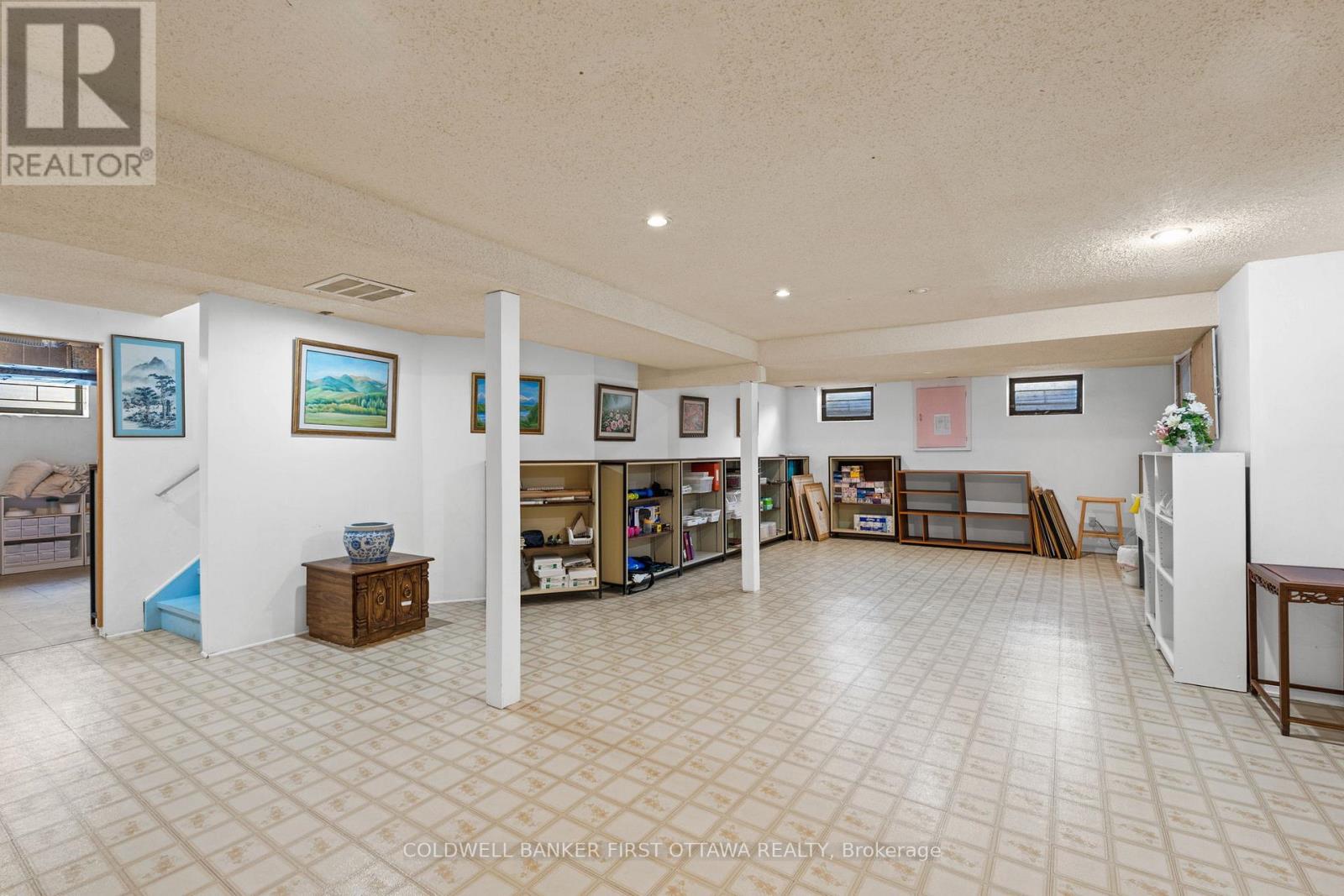 16 Denewood Crescent