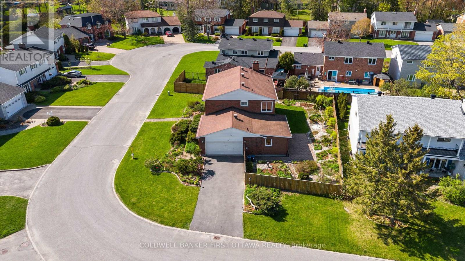 16 Denewood Crescent