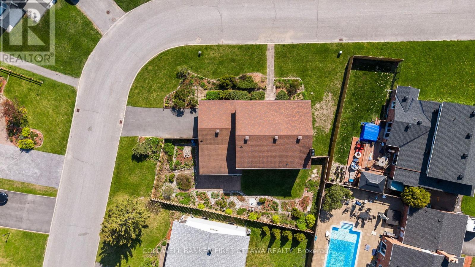 16 Denewood Crescent