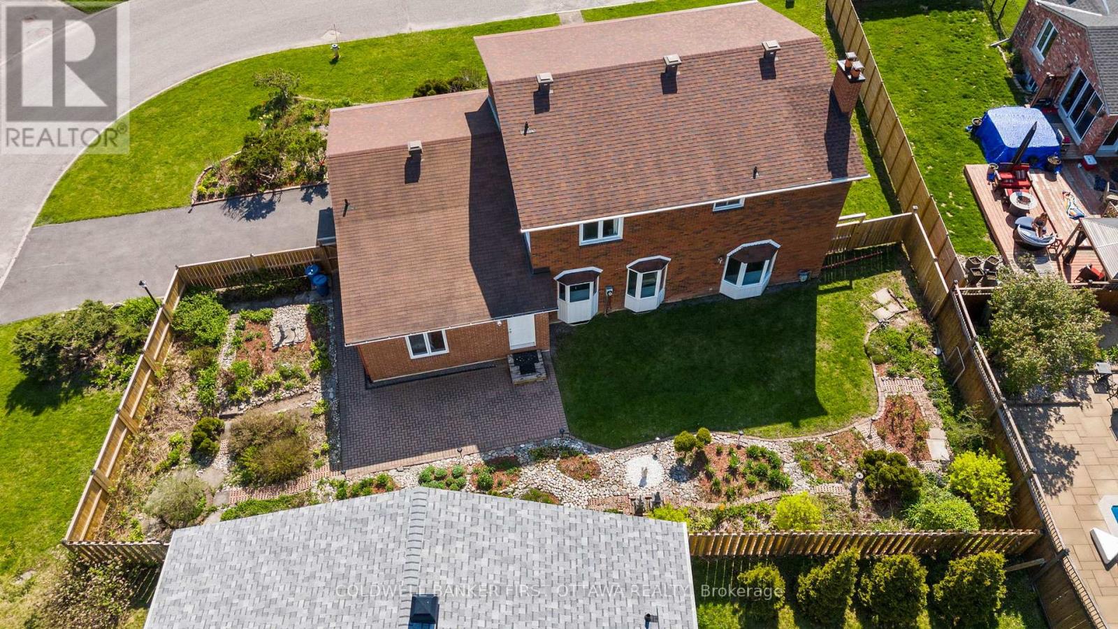 16 Denewood Crescent