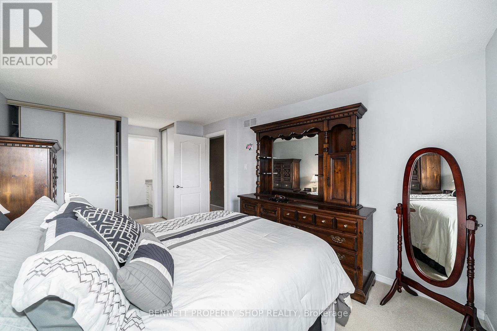 437 Rougemount Crescent