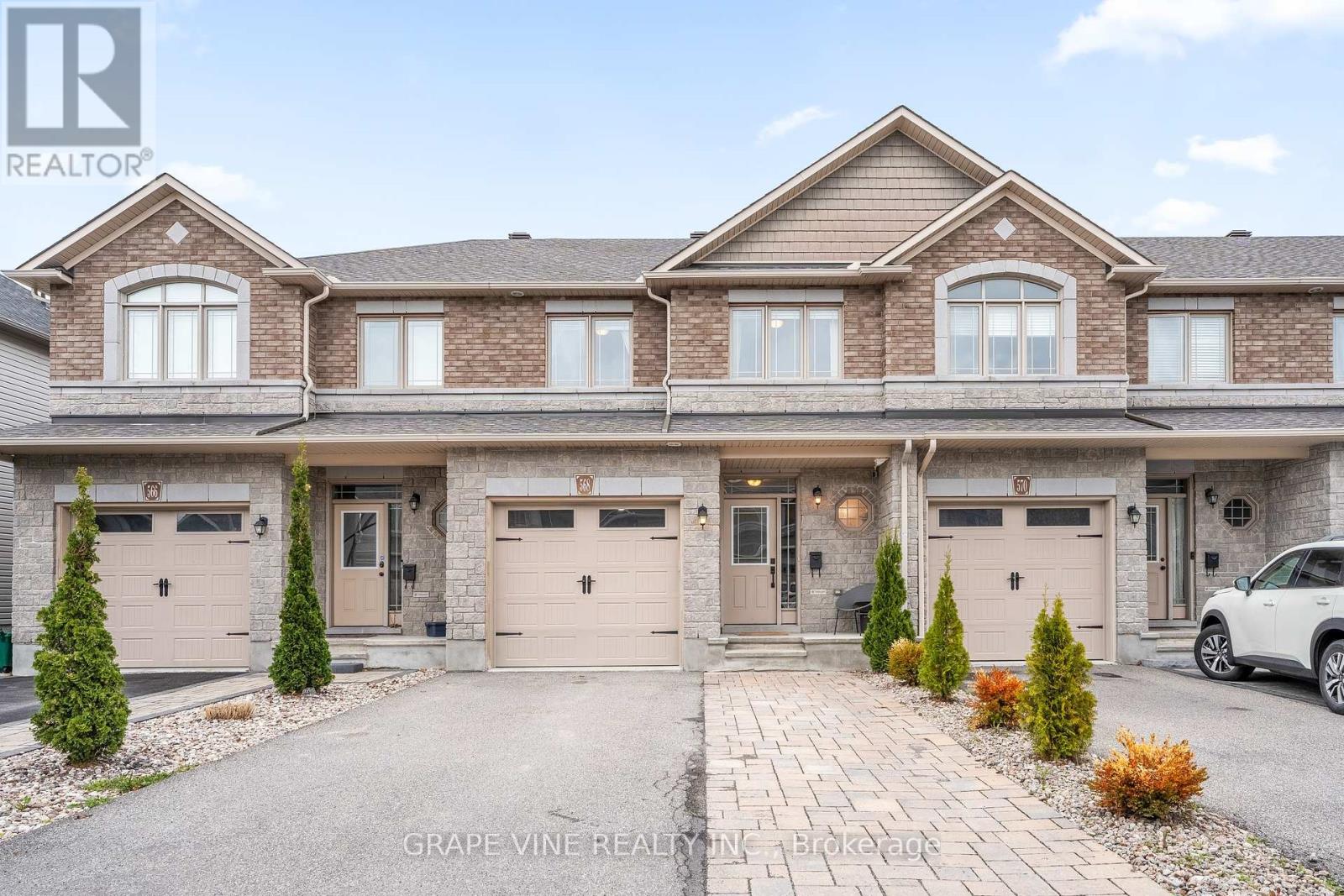 568 Voie Du Pin Rouge Way