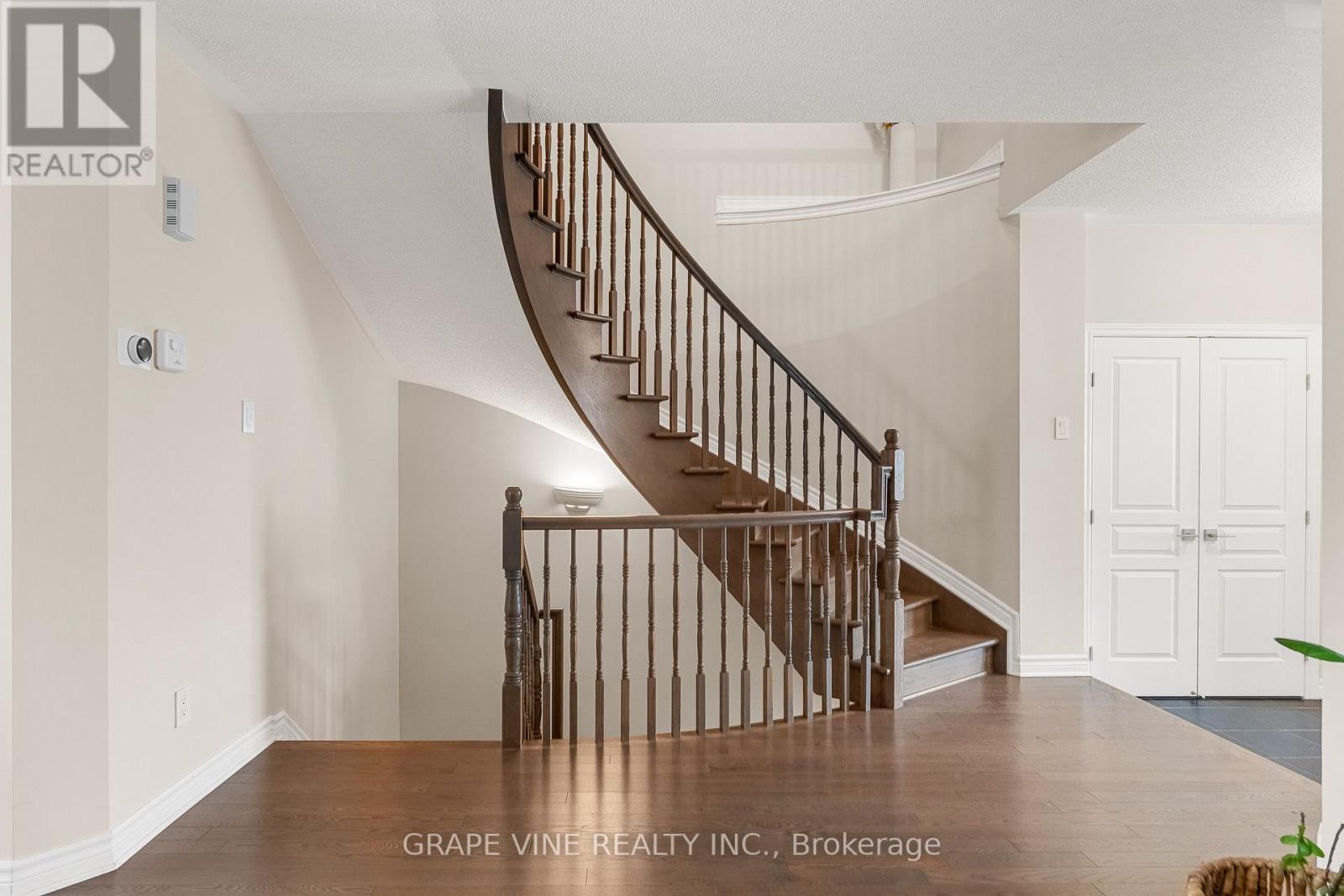 568 Voie Du Pin Rouge Way