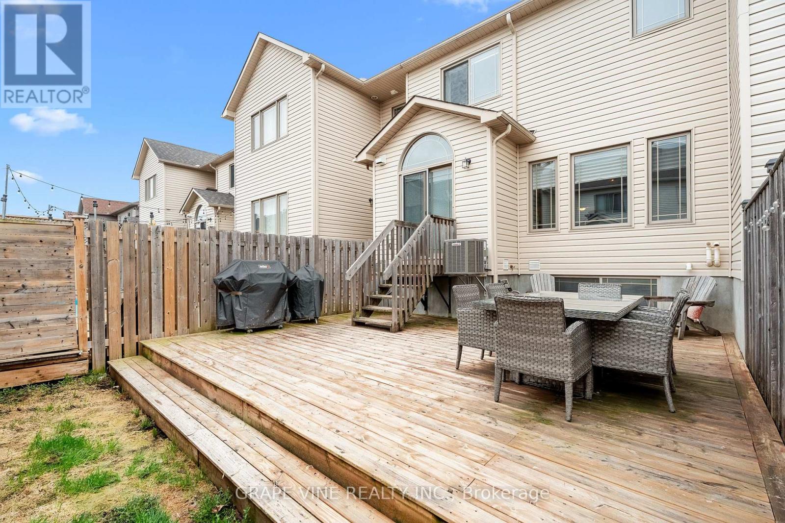 568 Voie Du Pin Rouge Way