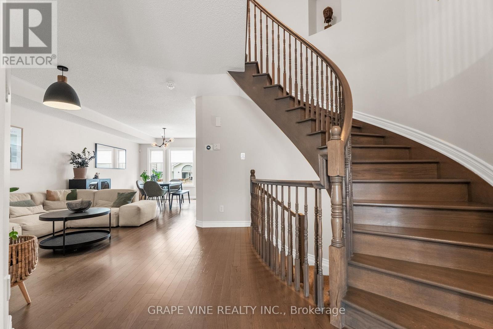 568 Voie Du Pin Rouge Way