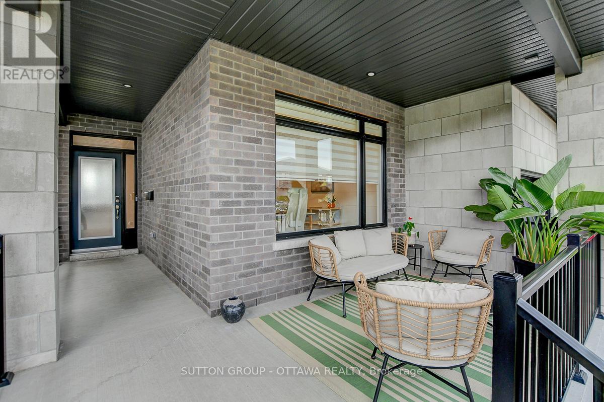908 Duxbury Lane