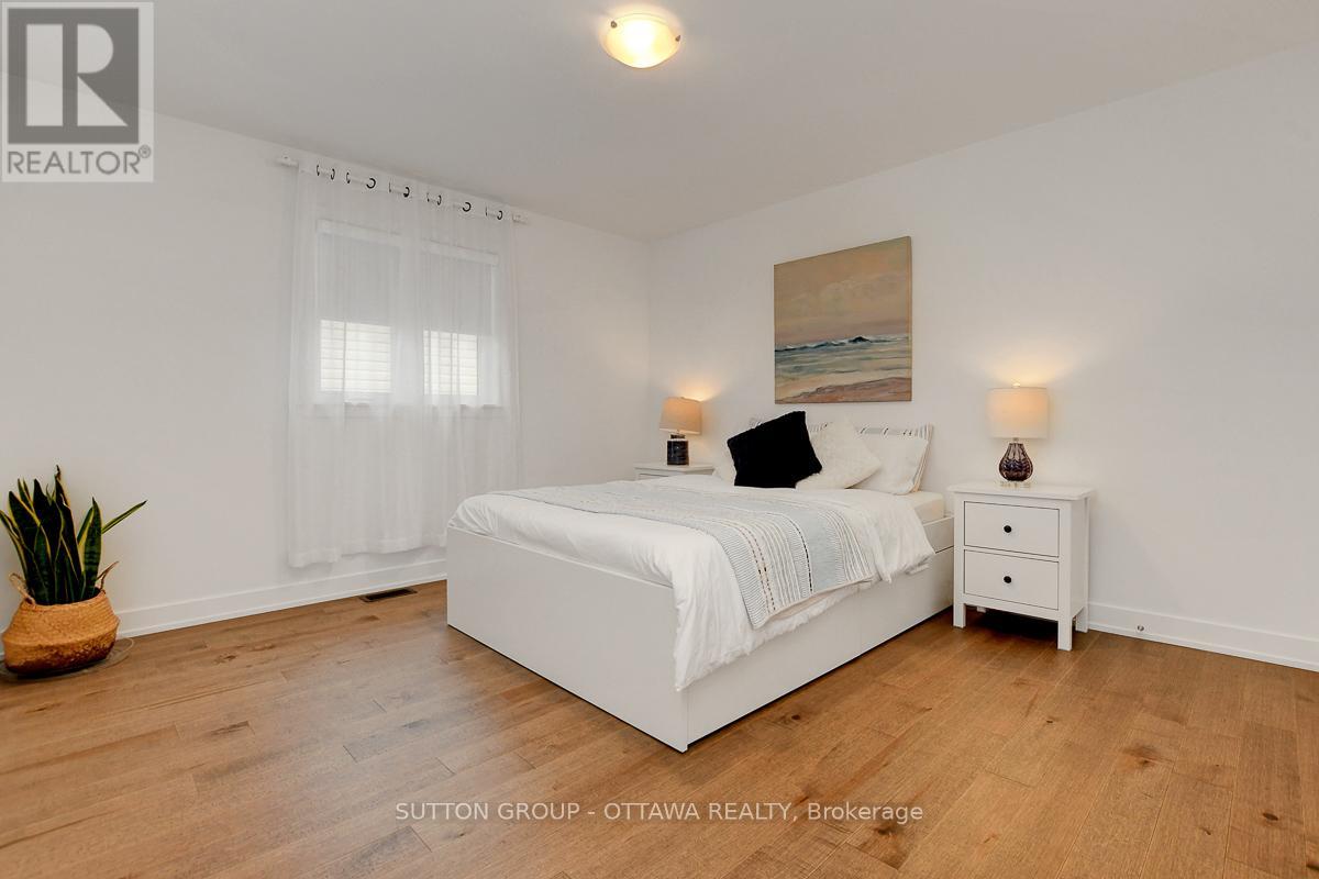 908 Duxbury Lane
