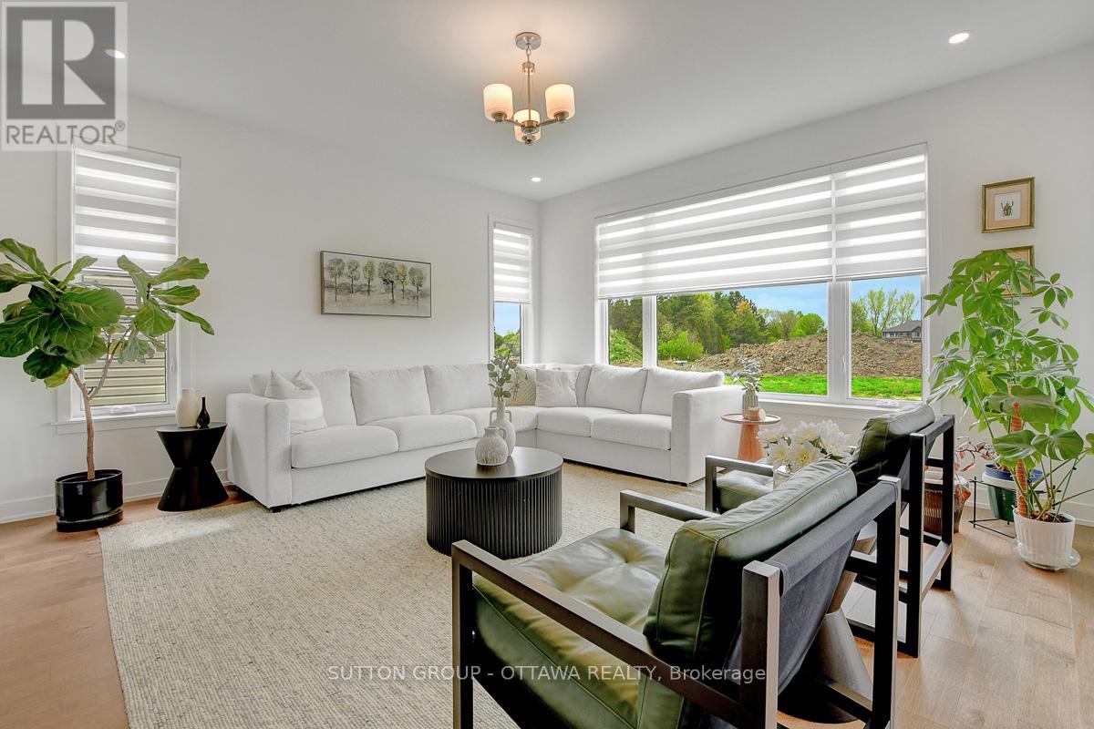 908 Duxbury Lane