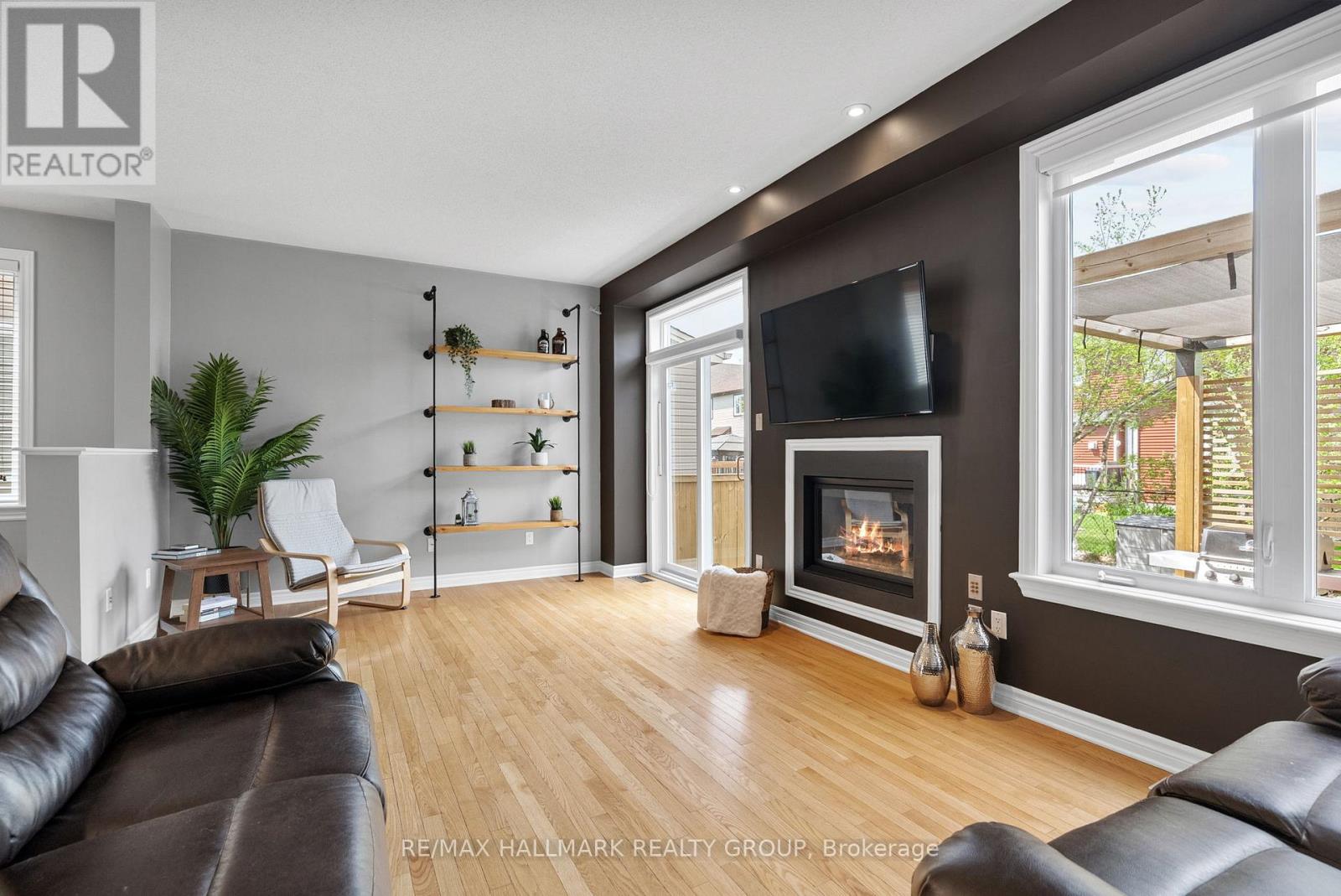 297 Mojave Crescent