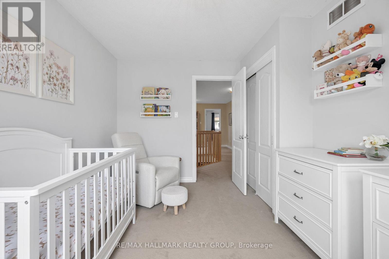 297 Mojave Crescent