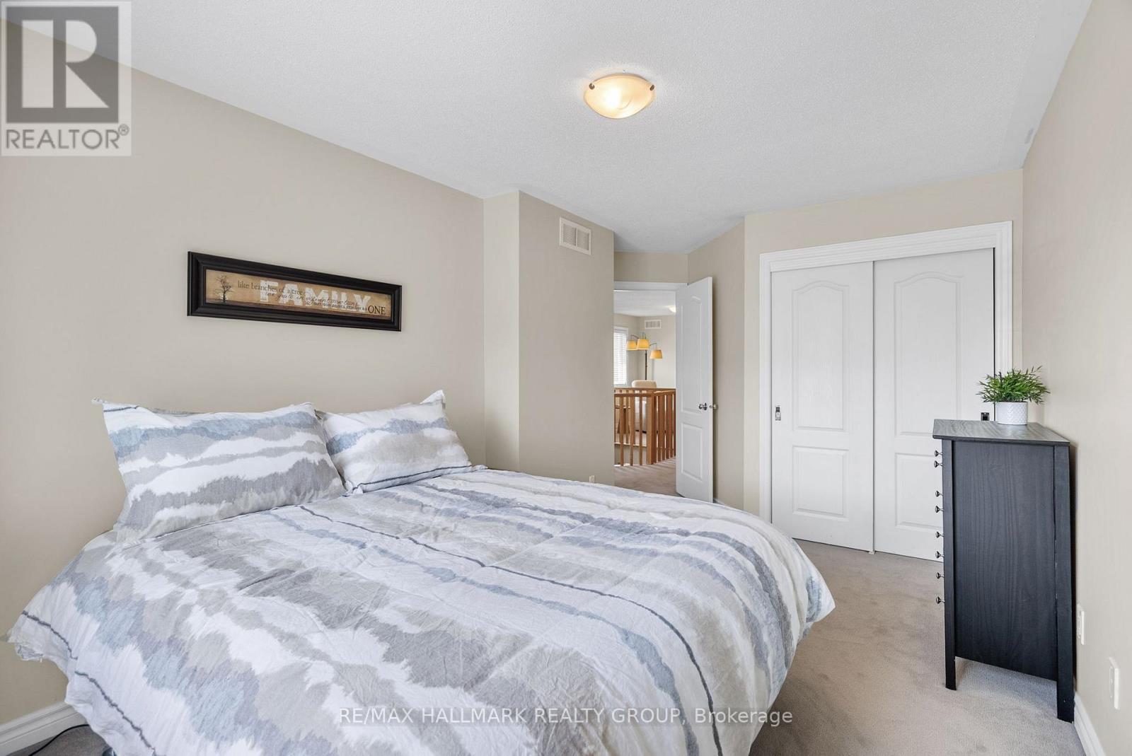 297 Mojave Crescent