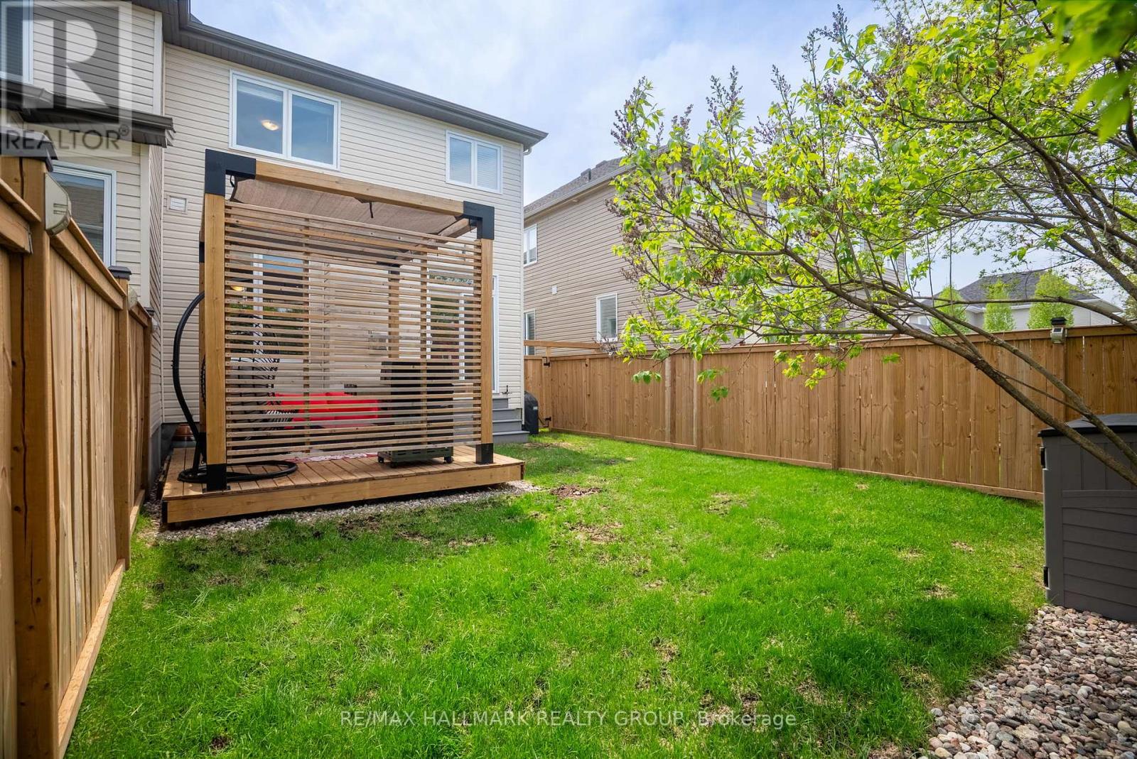297 Mojave Crescent
