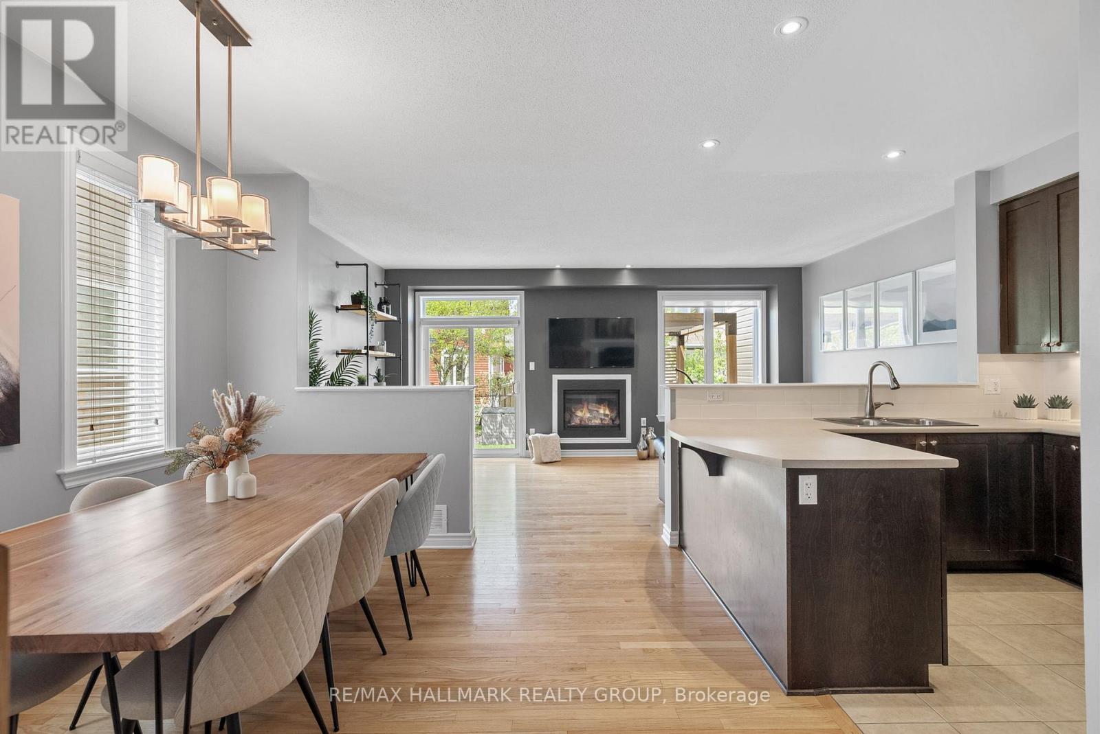 297 Mojave Crescent