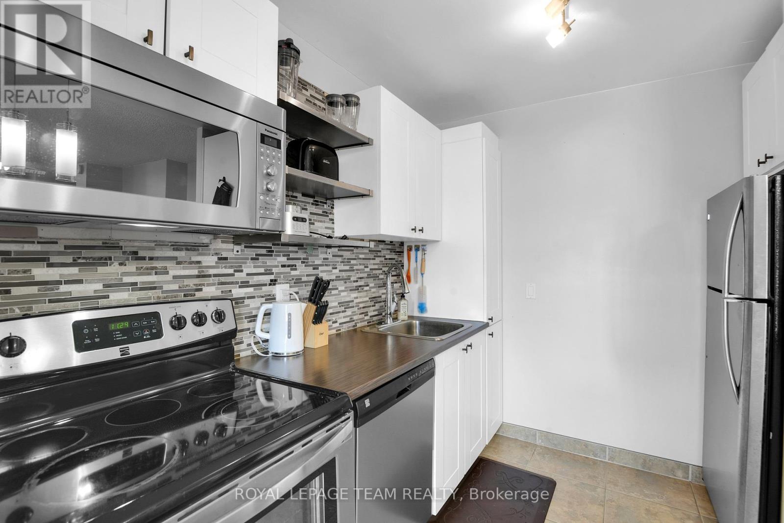 811 - 2000 Jasmine Crescent