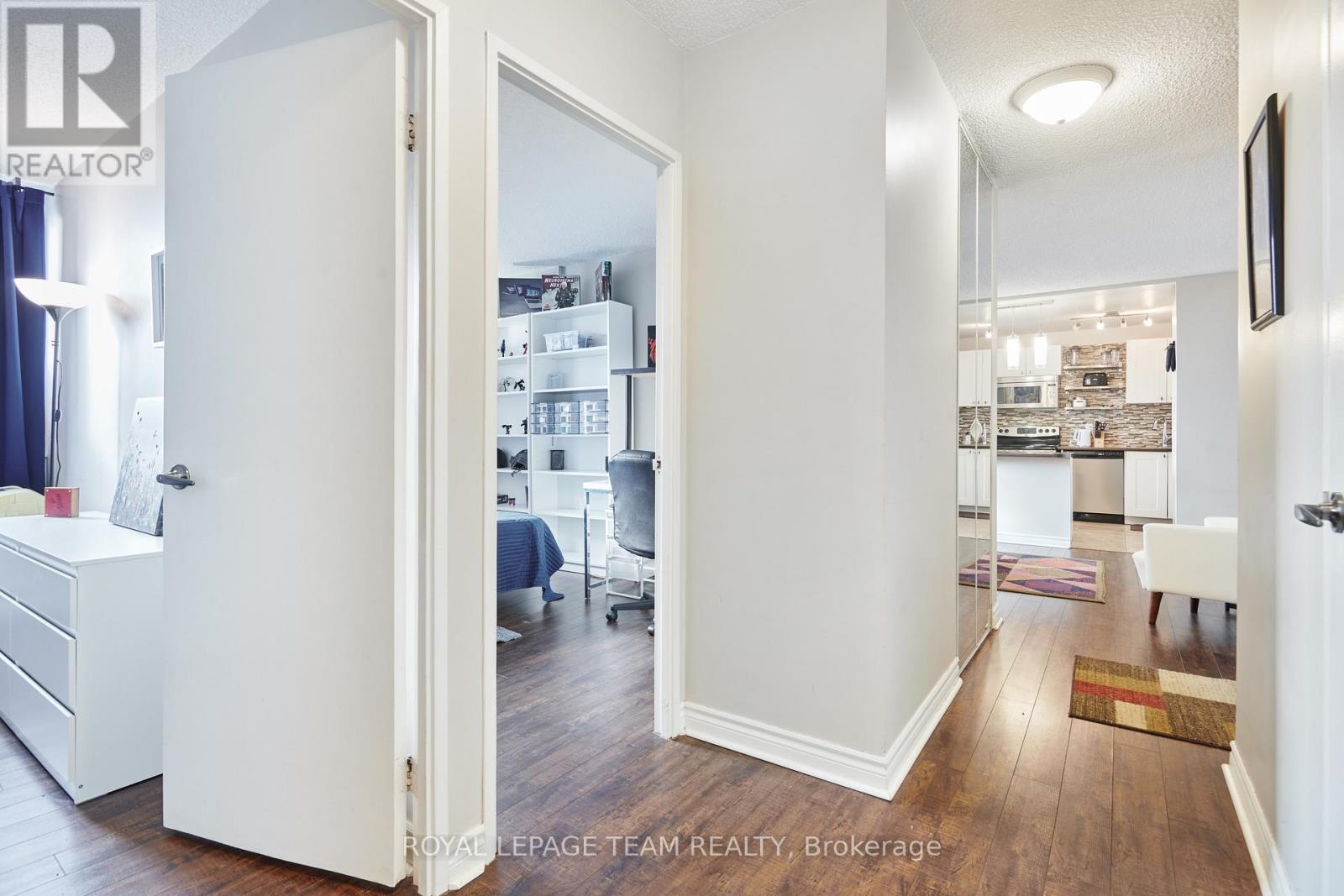 811 - 2000 Jasmine Crescent
