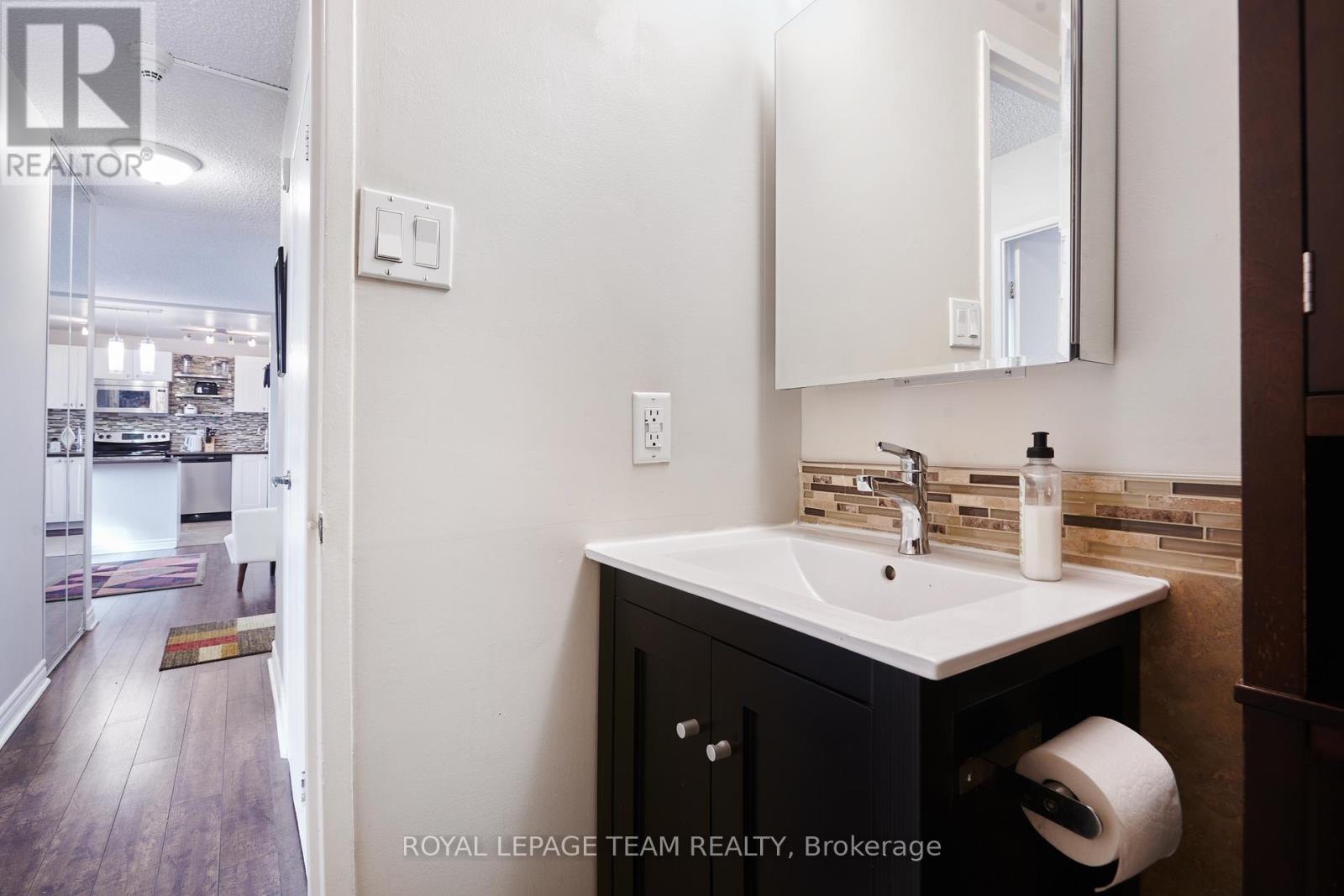 811 - 2000 Jasmine Crescent