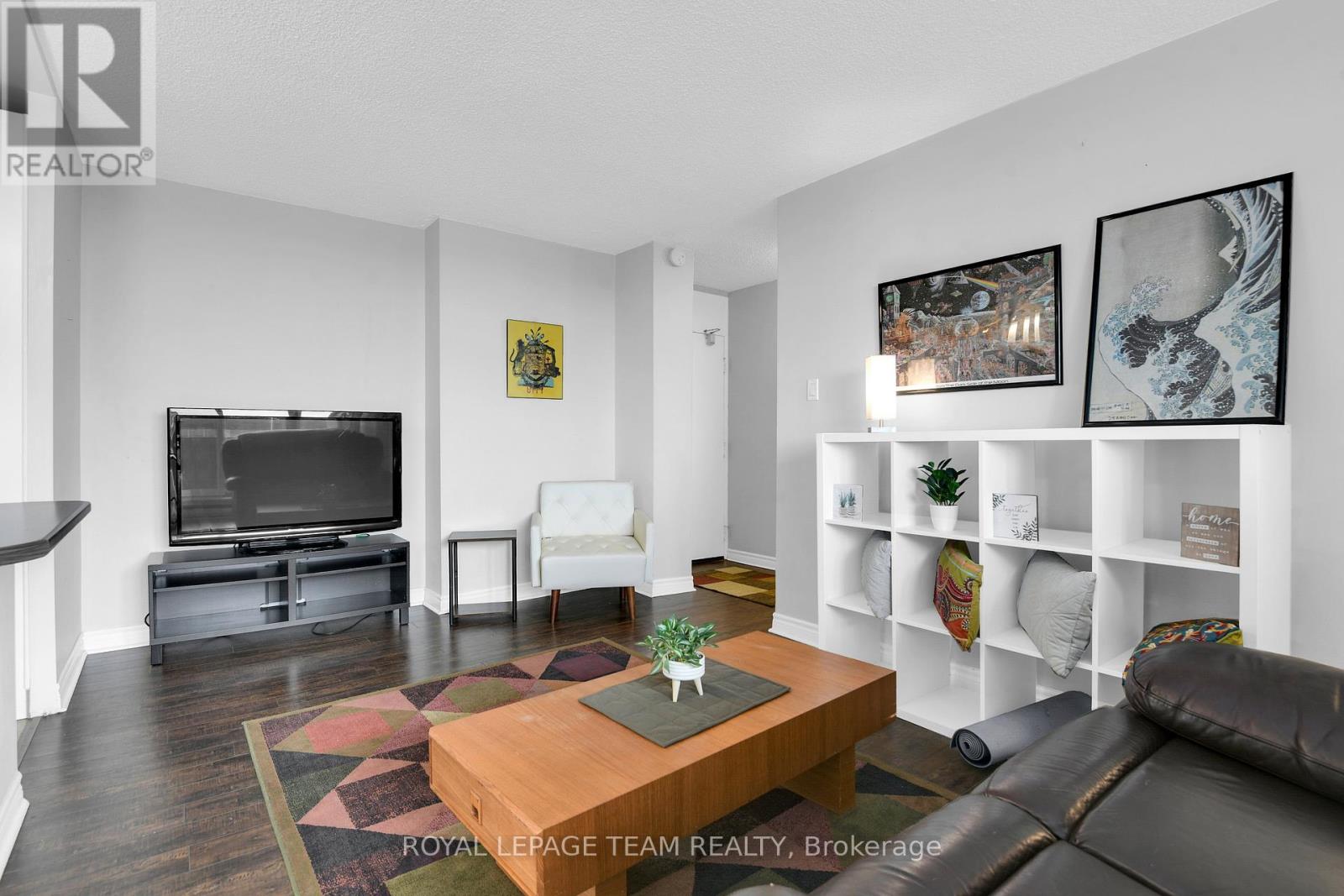 811 - 2000 Jasmine Crescent